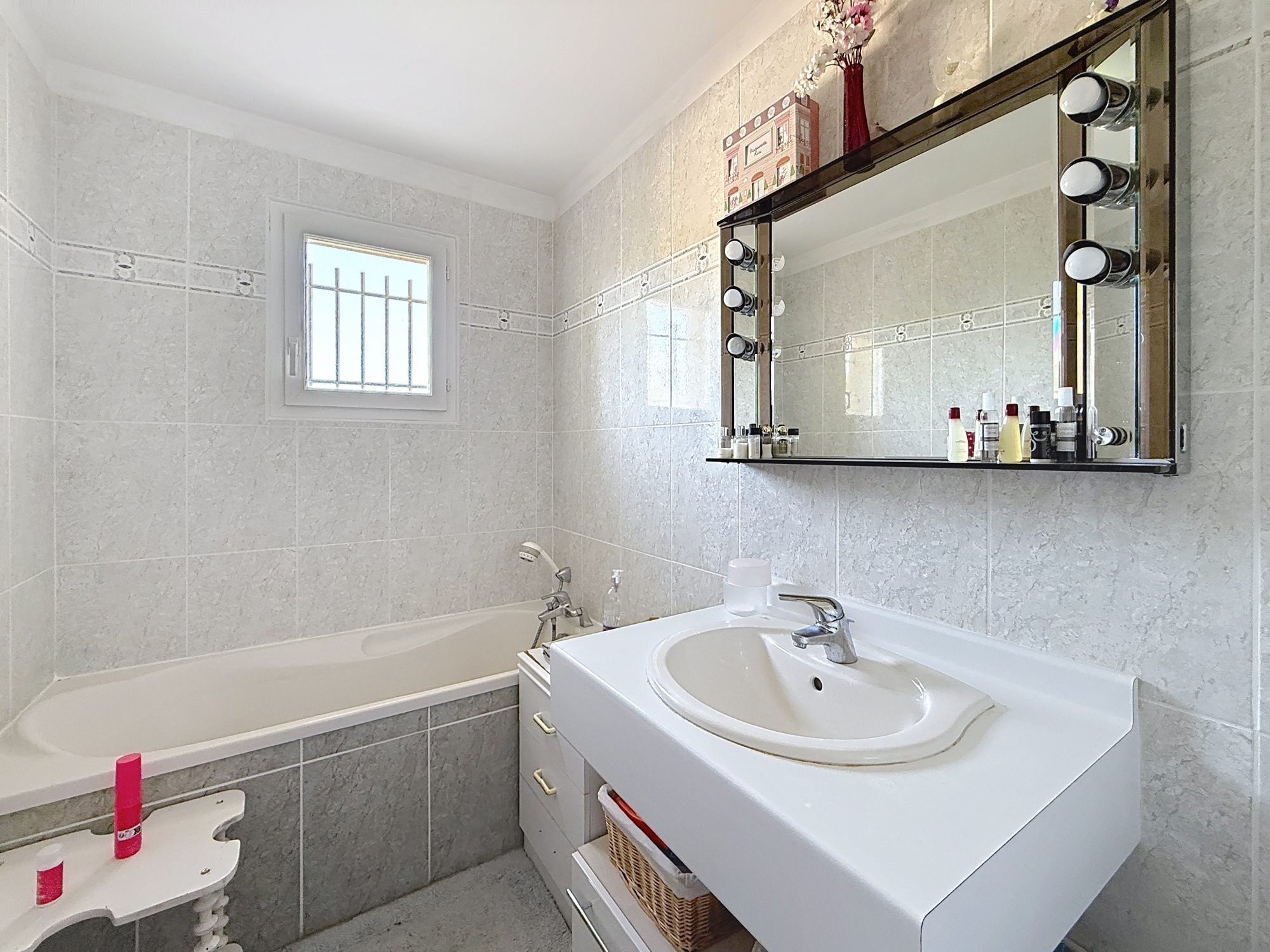 Maison - 5 pièces - 121 m² - Chessy (69380)