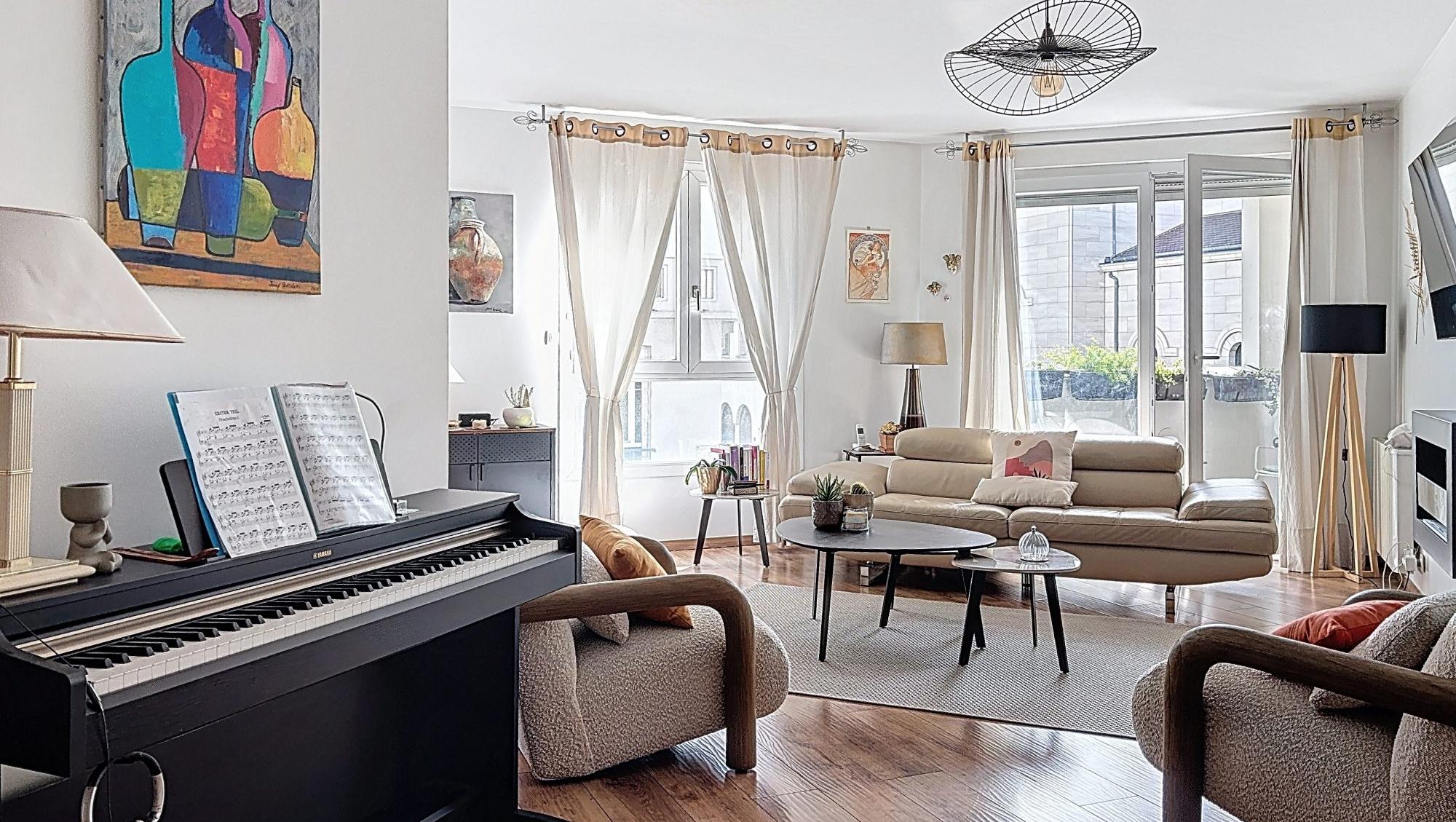 T3  de 98 m² avec balcon, métro Garibaldi, garage possible Lyon 69003