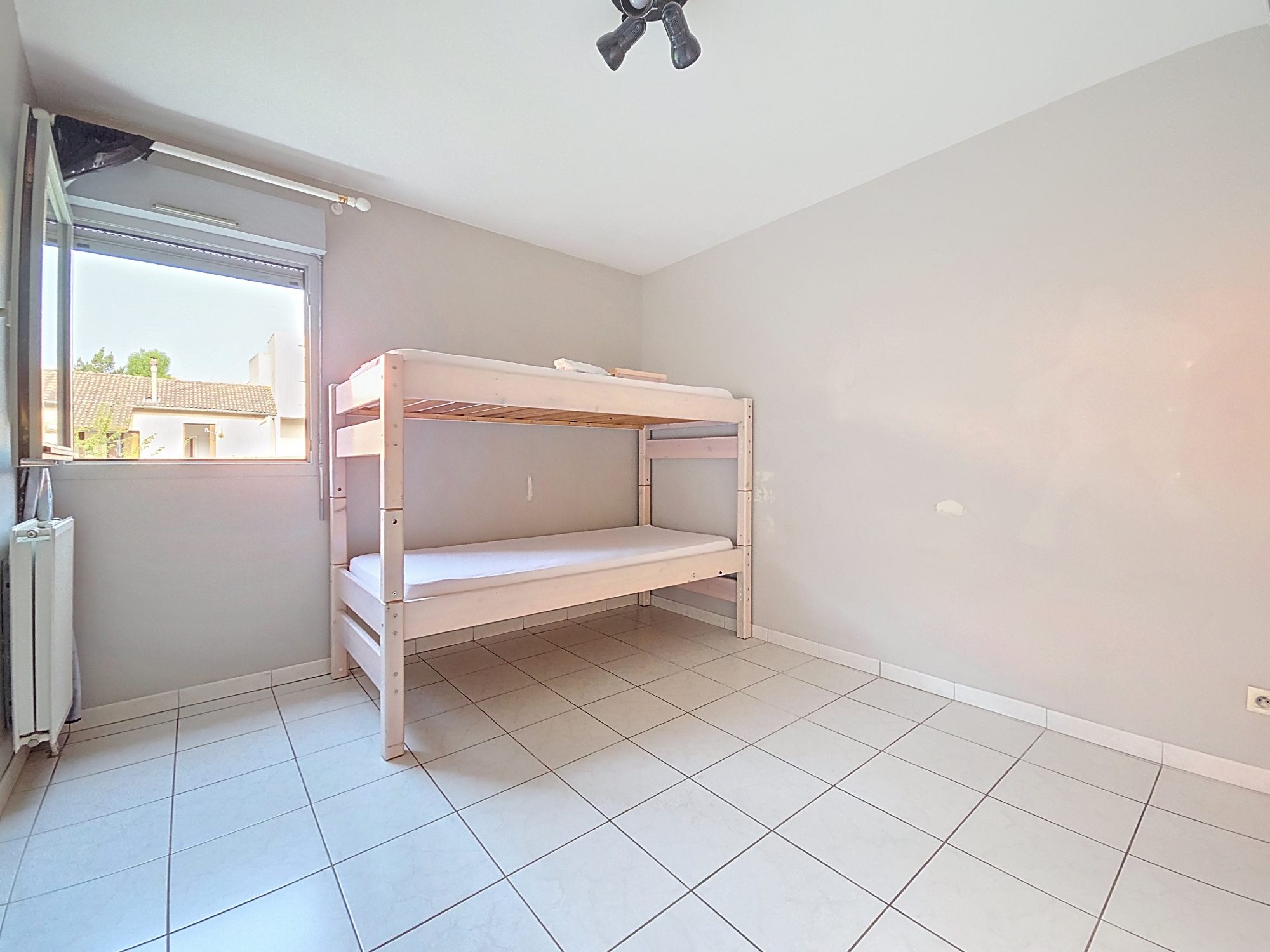 Gratte Ciel Appartement T3 de 68 m2 et Balcon de 9 m2 et Garage Villeurbanne 69100