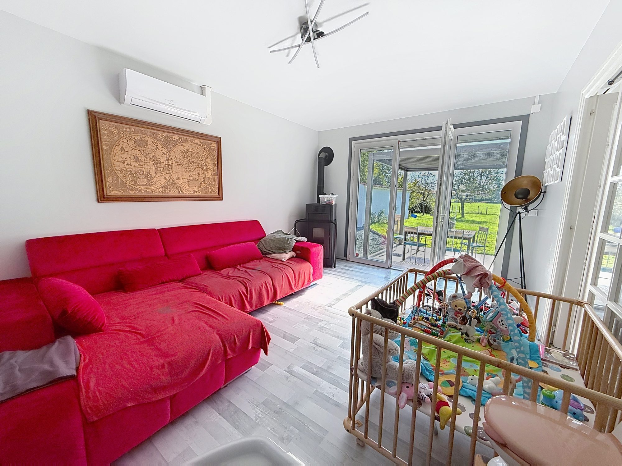 Villa de plain-pied d'environ 100 m² à 20 minutes de Roanne. Briennon 42720