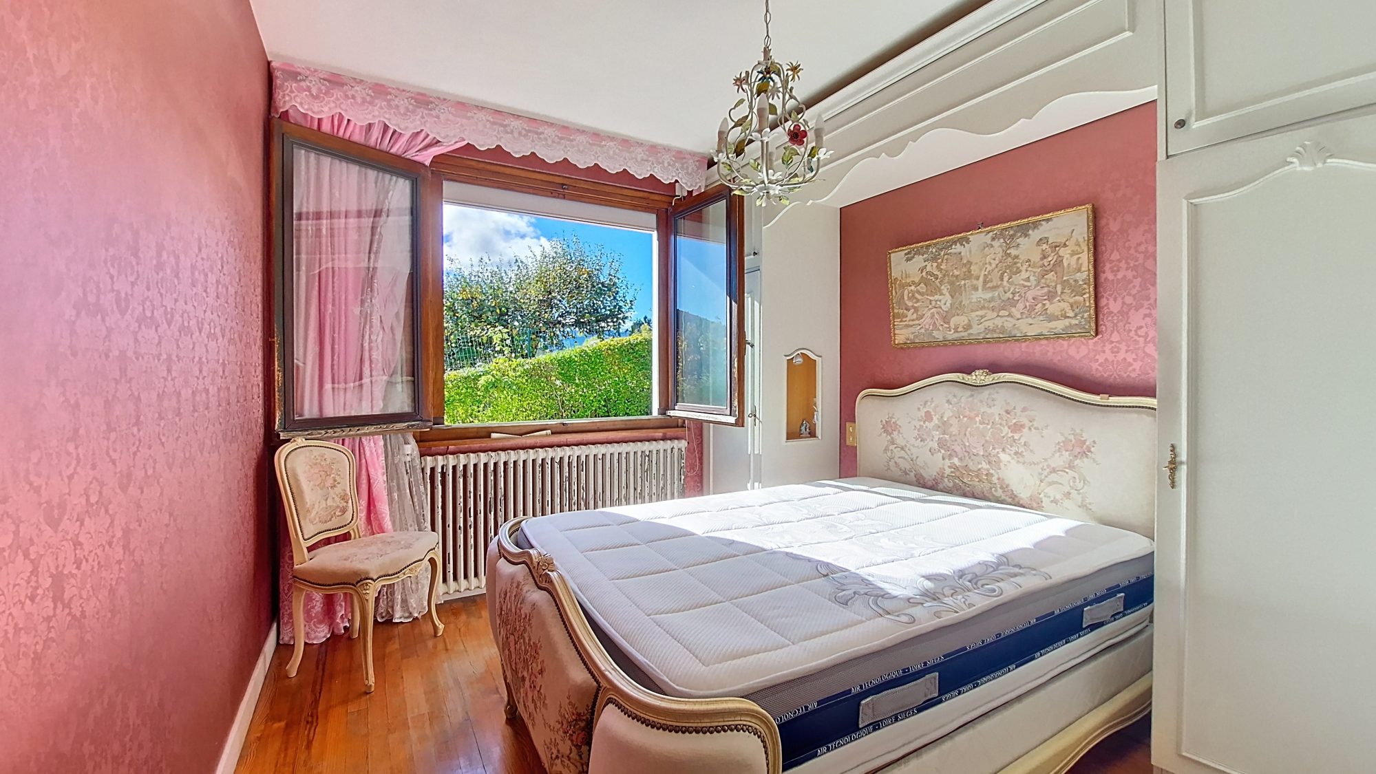 Ensemble immobilier de 2 maisons individuelles Thoiry 01710