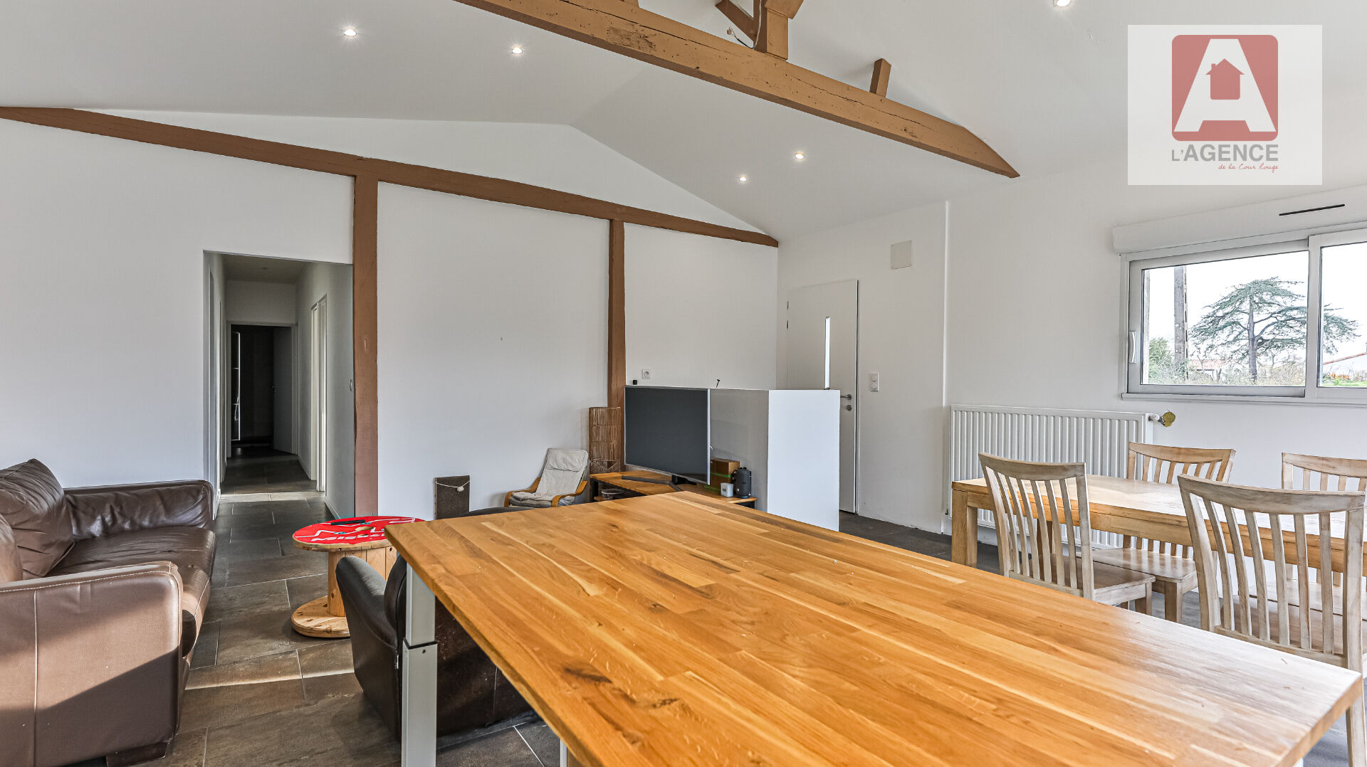 Ancien atelier de menuiserie, 3 chambres, 660 m² de terrain