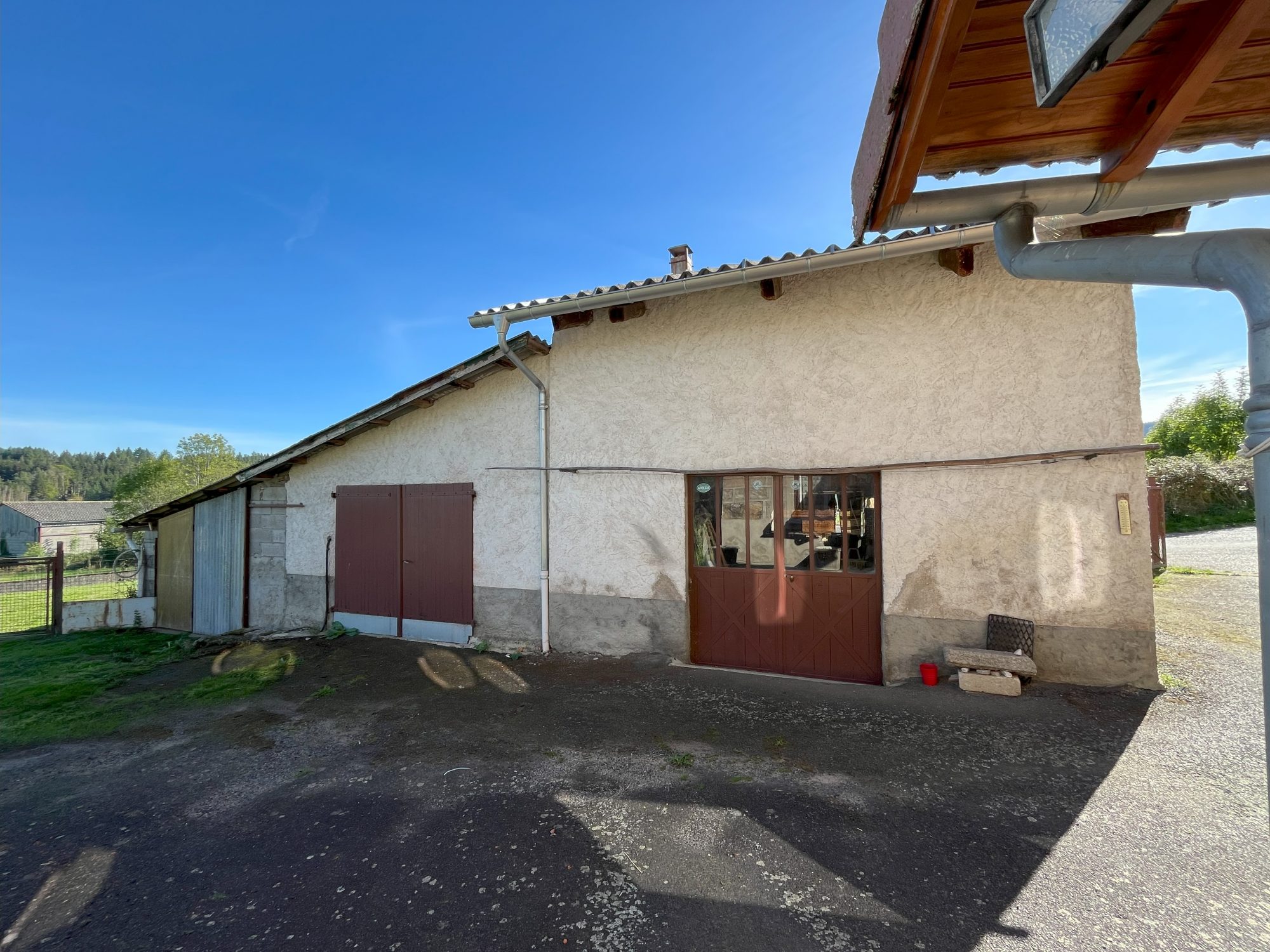 Maison ancienne avec dépendances Champétières 63600