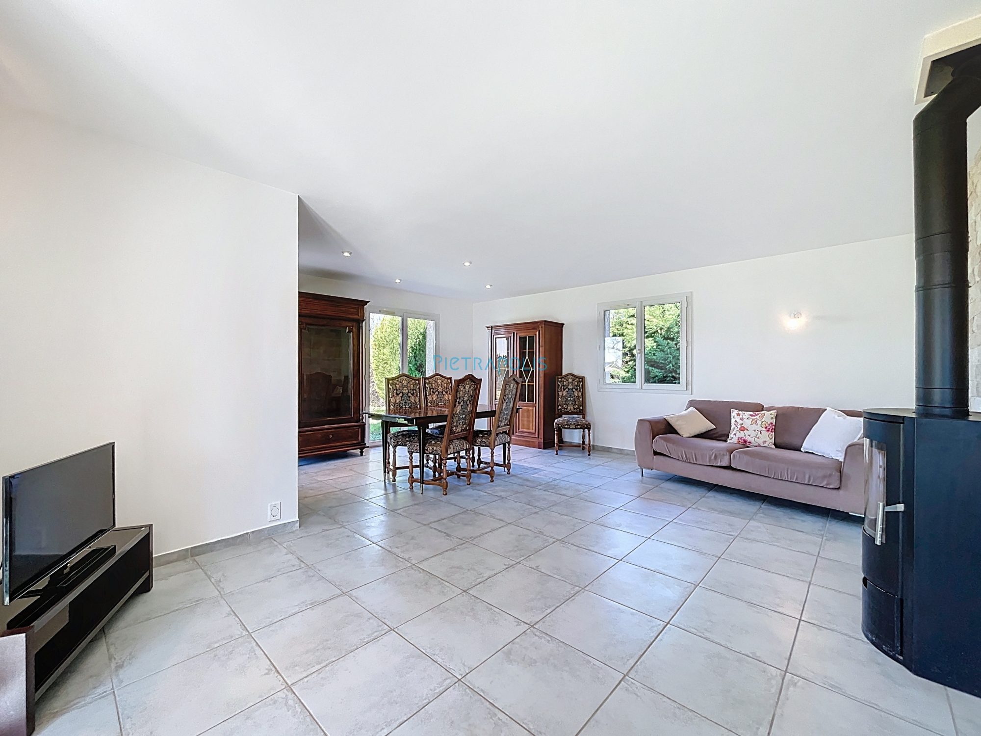 MAISON SAVIGNEUX   VENDUE Savigneux 01480