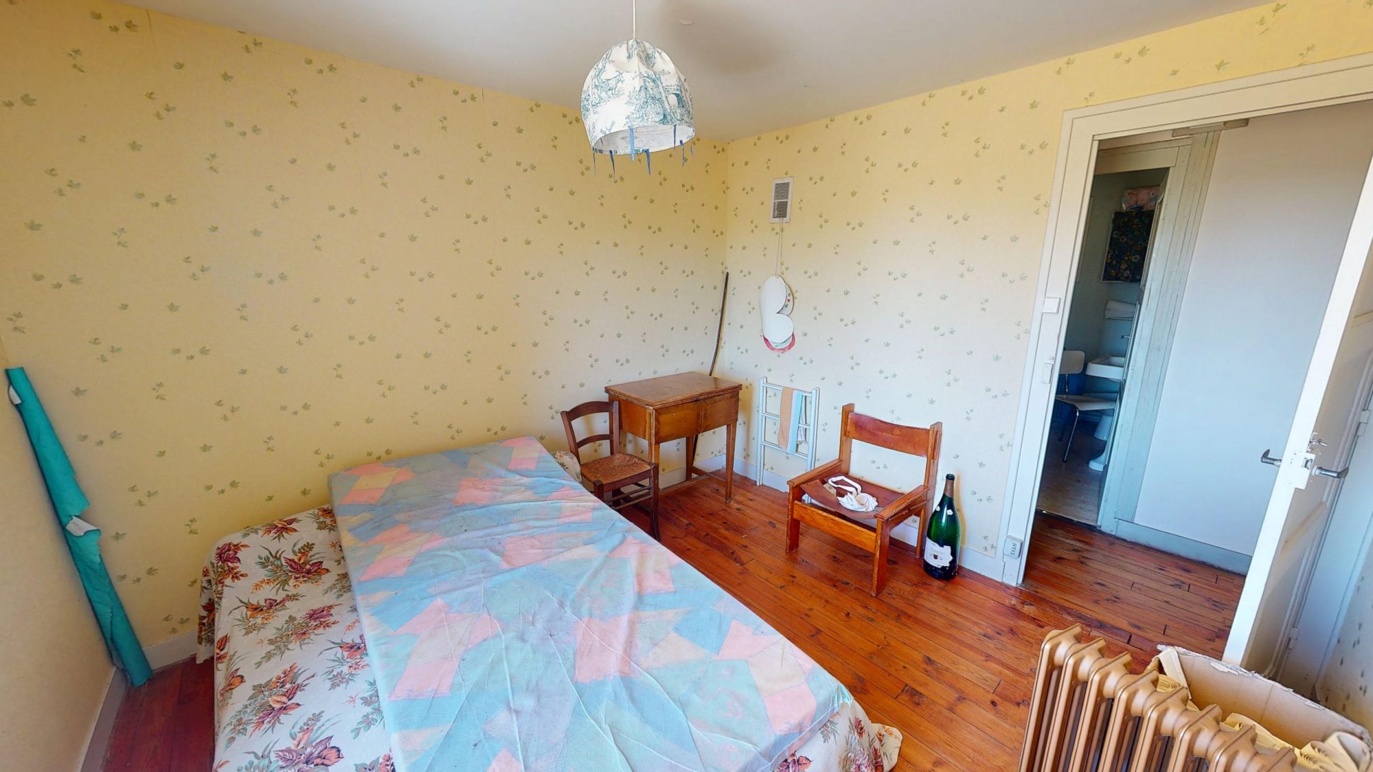 Ferme à rénover sur 1 hectares 5 de terrain constructible Usson-en-Forez 42550