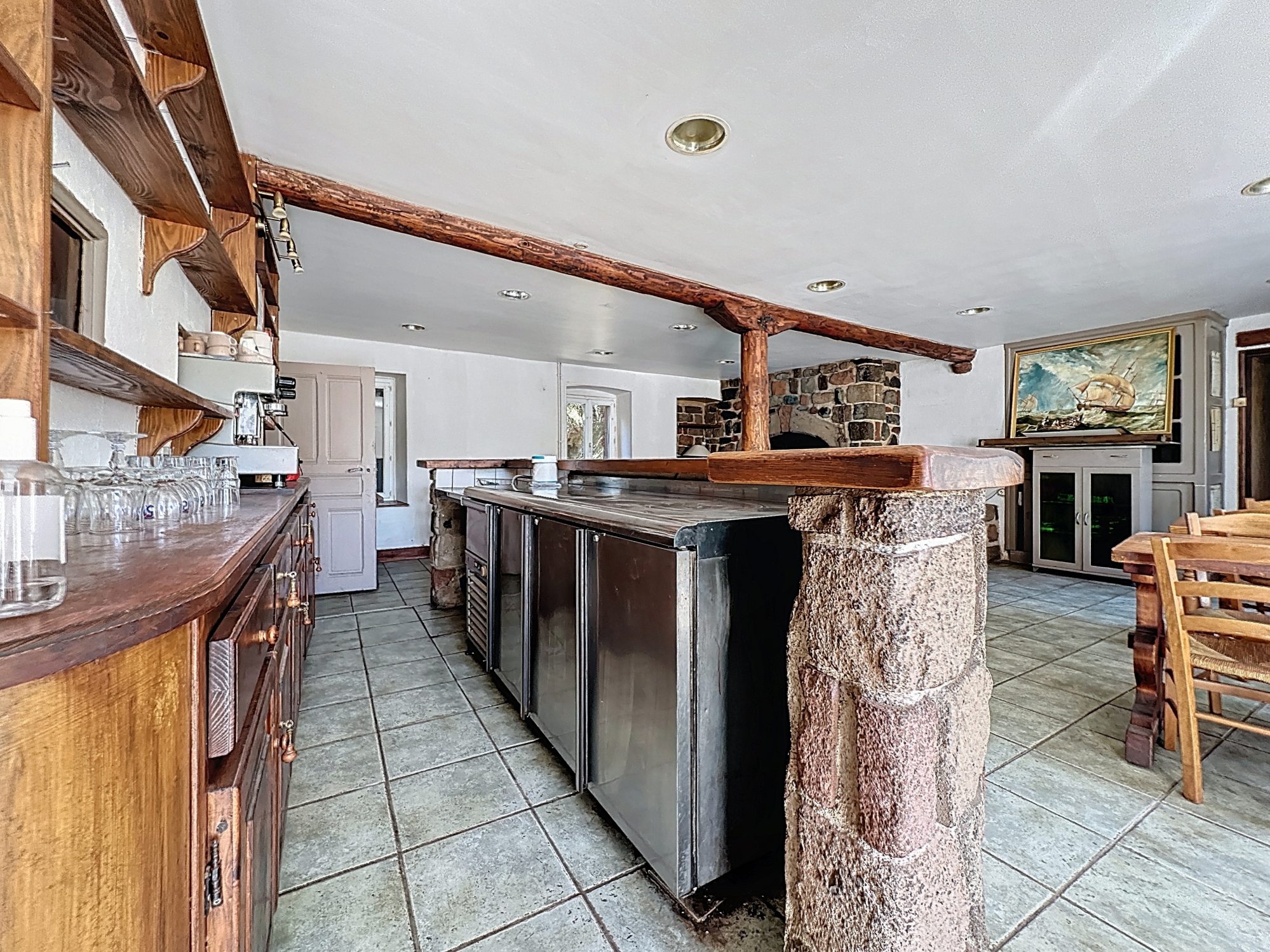 ANCIEN BAR / RESTAURANT AVEC LOGEMENT DE FONCTION ET DÉPENDANCE – BEYSSAC (20 MIN DU PUY-EN-VELAY) Beyssac,  Saint-Jean-de-Nay 43320