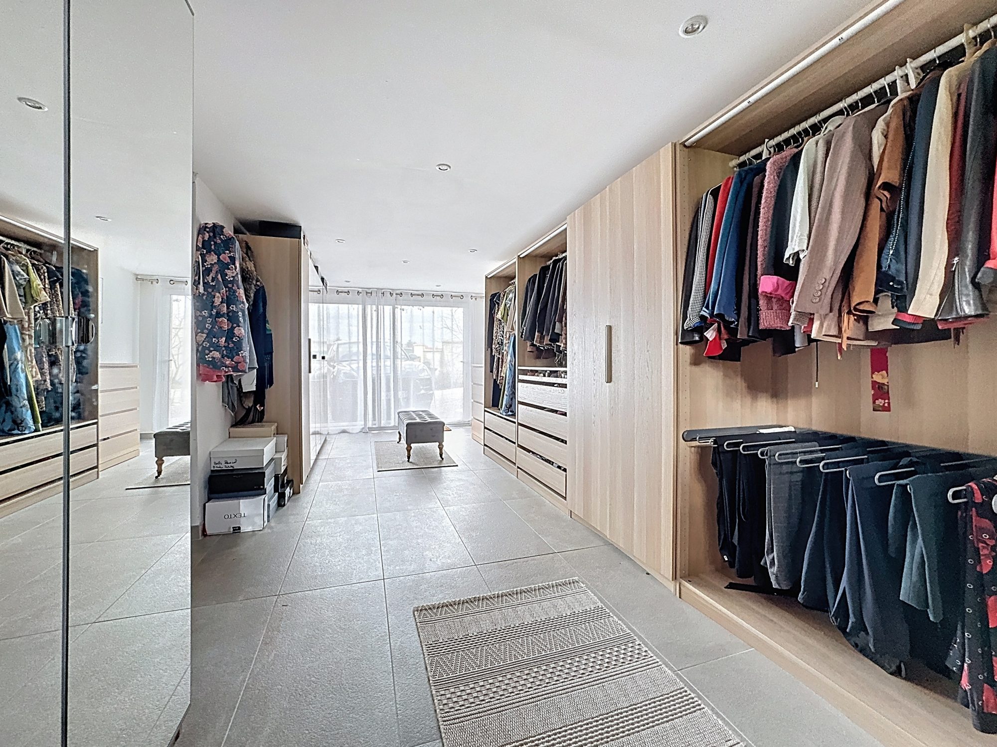 Maison T7 200m² sur 3327m² de terrain, piscine 12x6m Saint-Laurent-d'Agny 69440