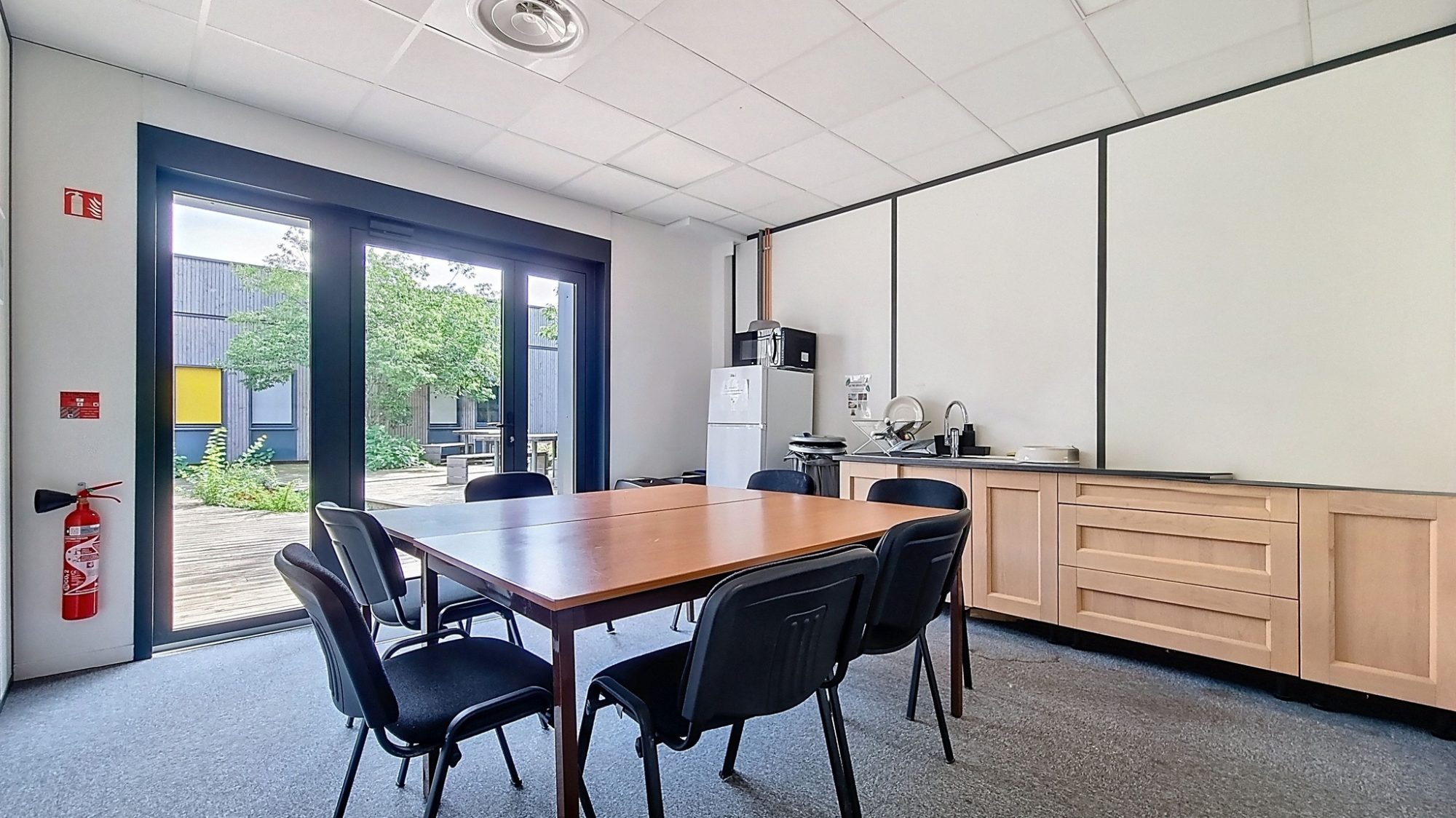 Local professionnel 399m² - Vénissieux Vénissieux 69200