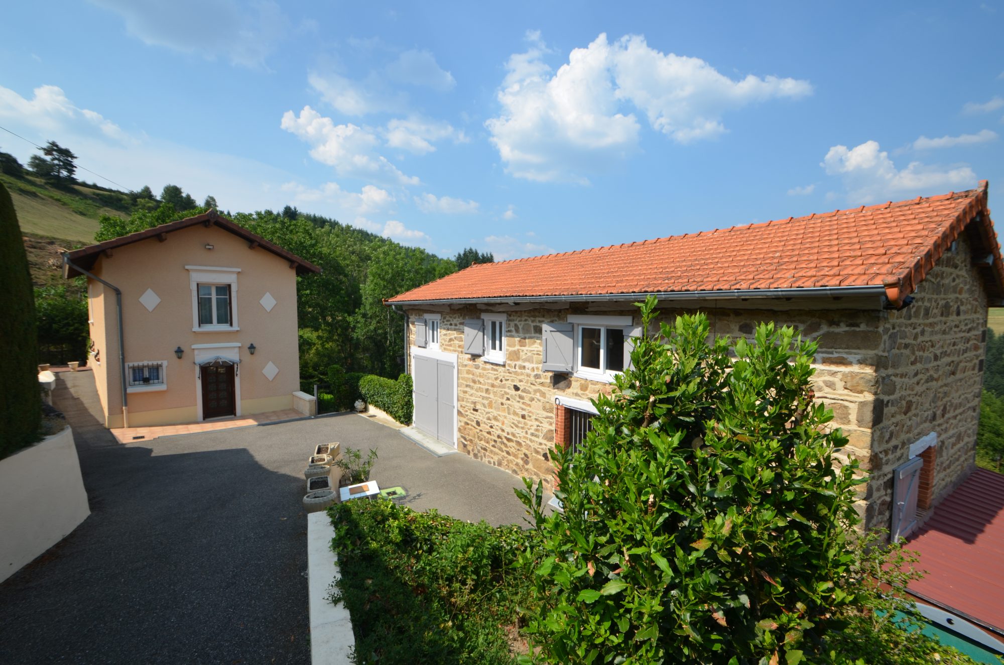 MAISON - 2 CHBRES – JARDIN – DEPENDANCES - SOUS SOL