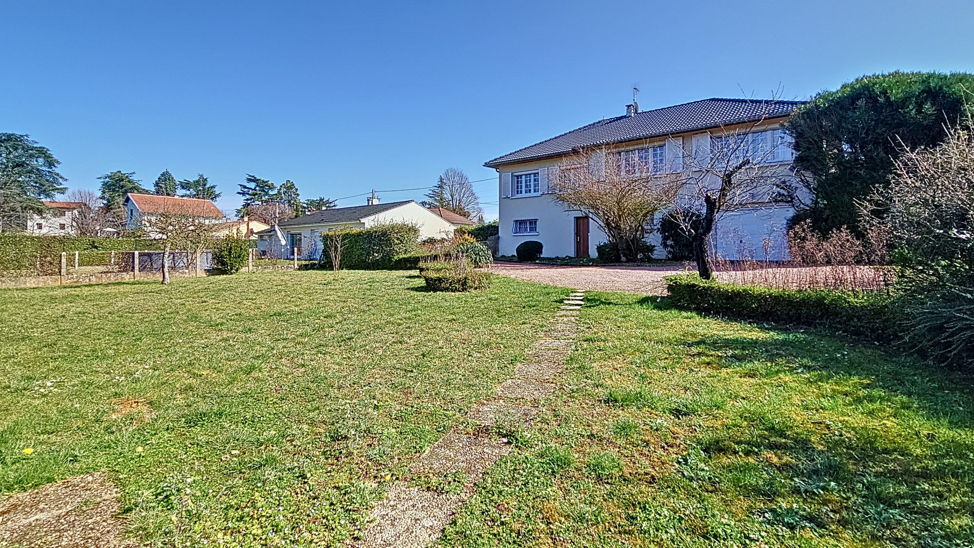 Maison T6 - 5 chambres - 203m2 - Terrain 1080m2