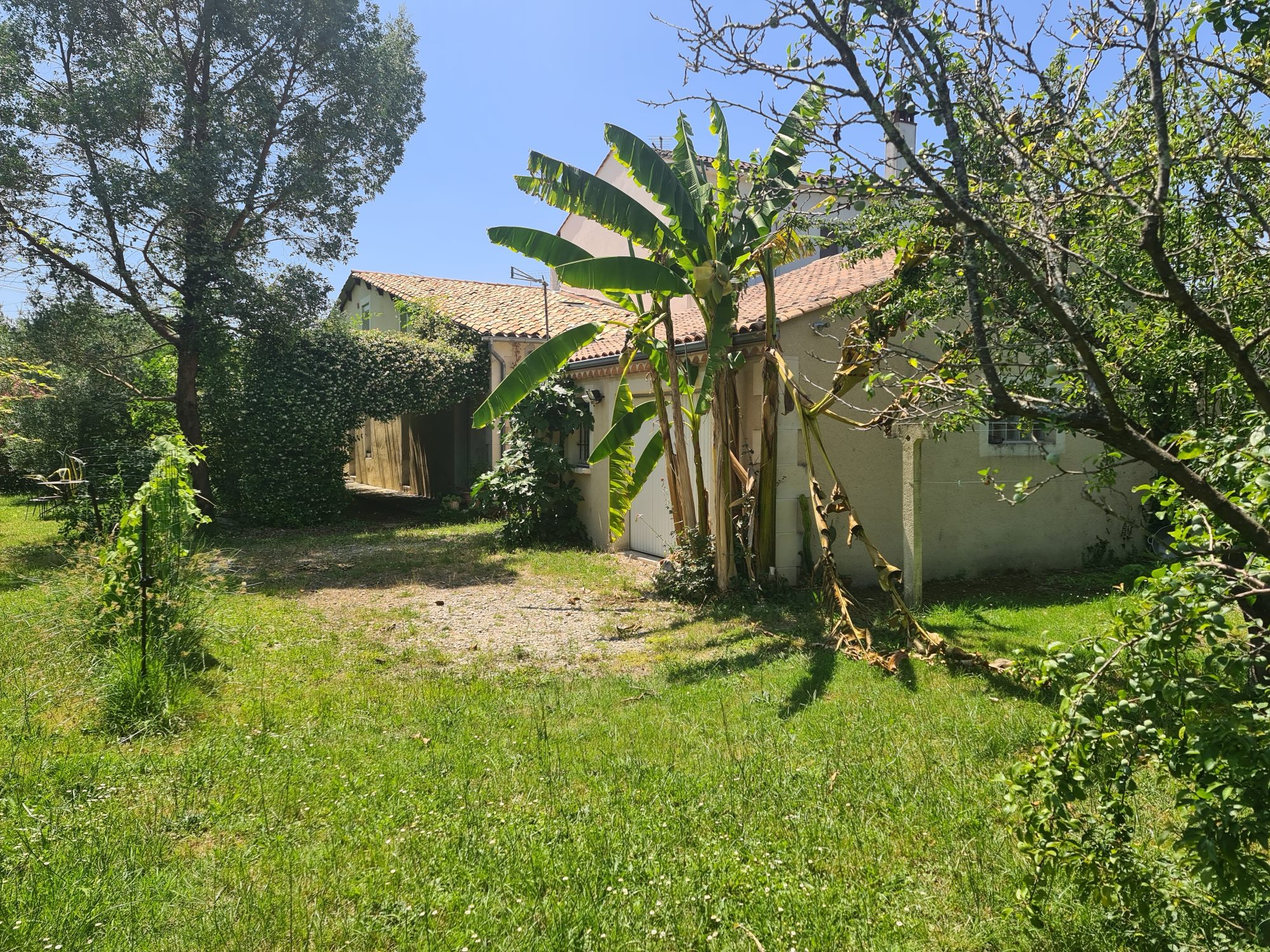 JOLIE MAISON de Ville