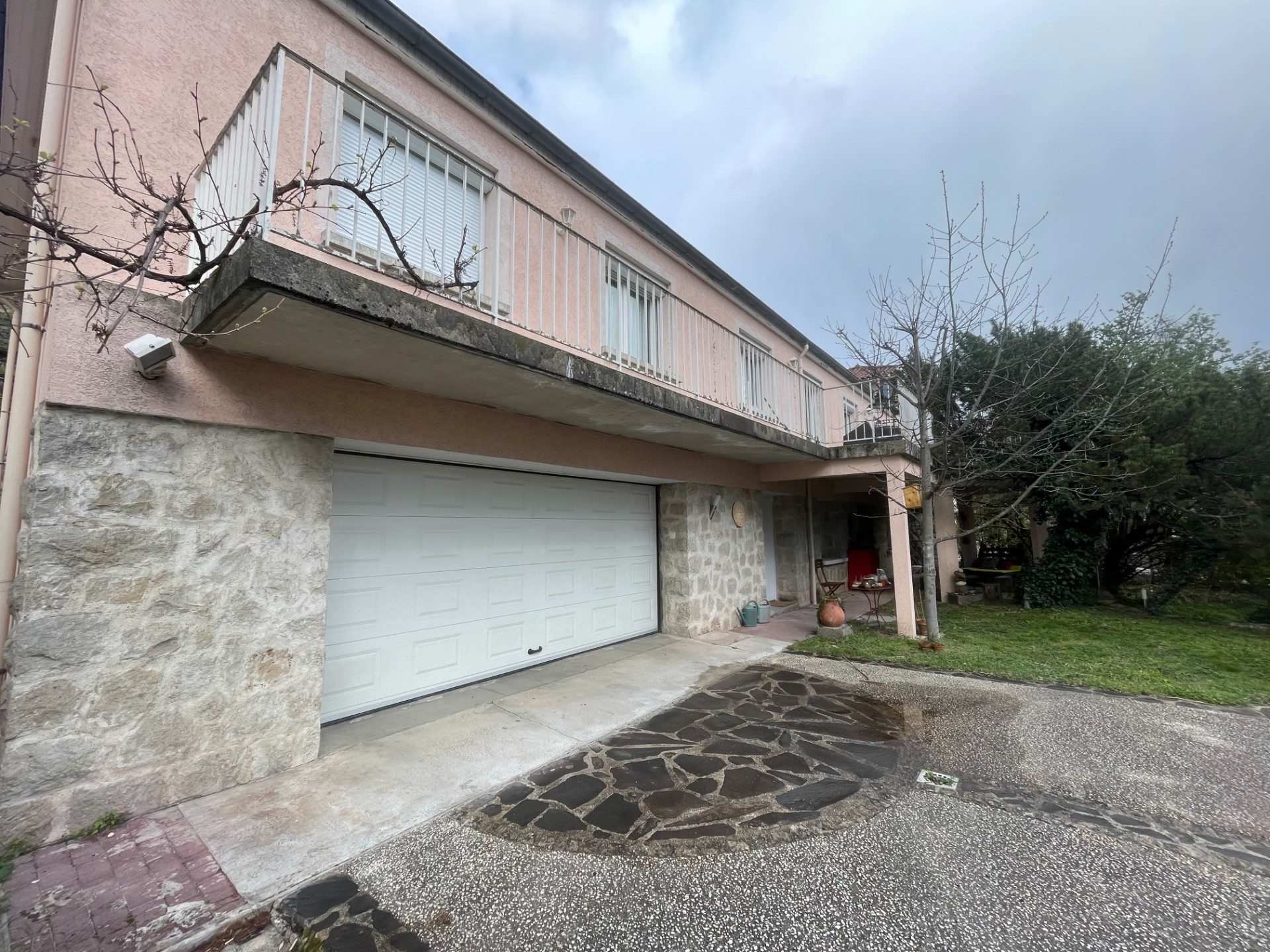 Belle Maison avec Terrain et vue Monuments Le Puy-en-Velay 43000