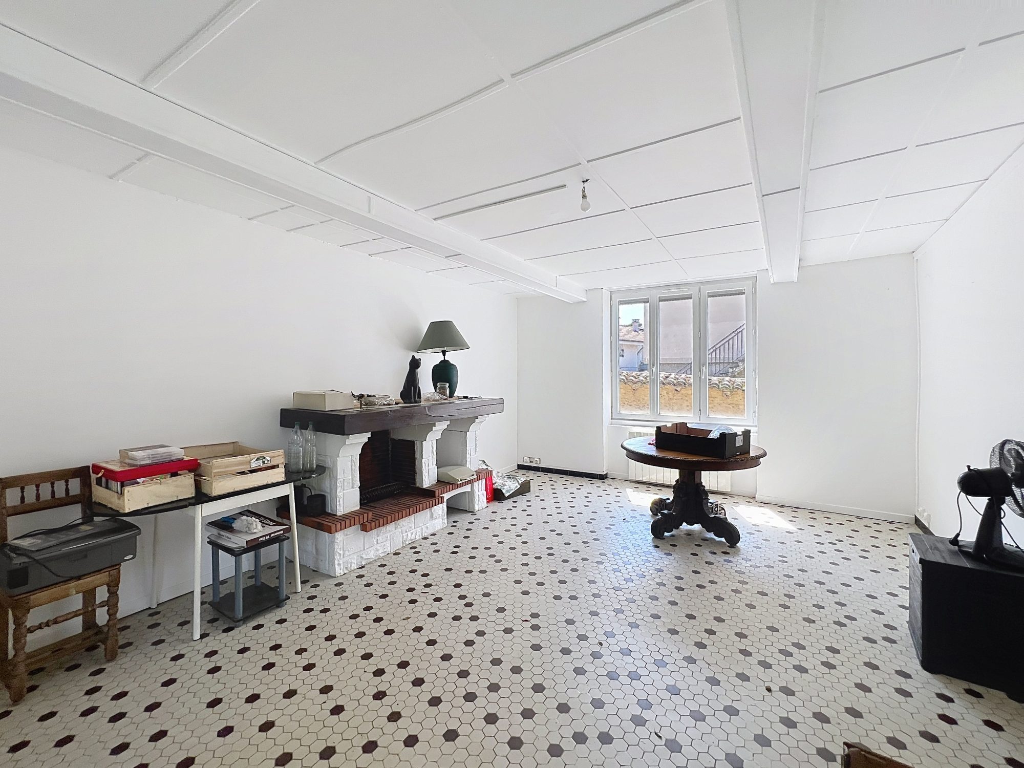 SUR LES HAUTEURS DE GENAY - AU CALME - APPARTEMENT T3 DE 76 m2 - EXTERIEUR 30m2 - PETITE COPROPRIETE Genay 69730