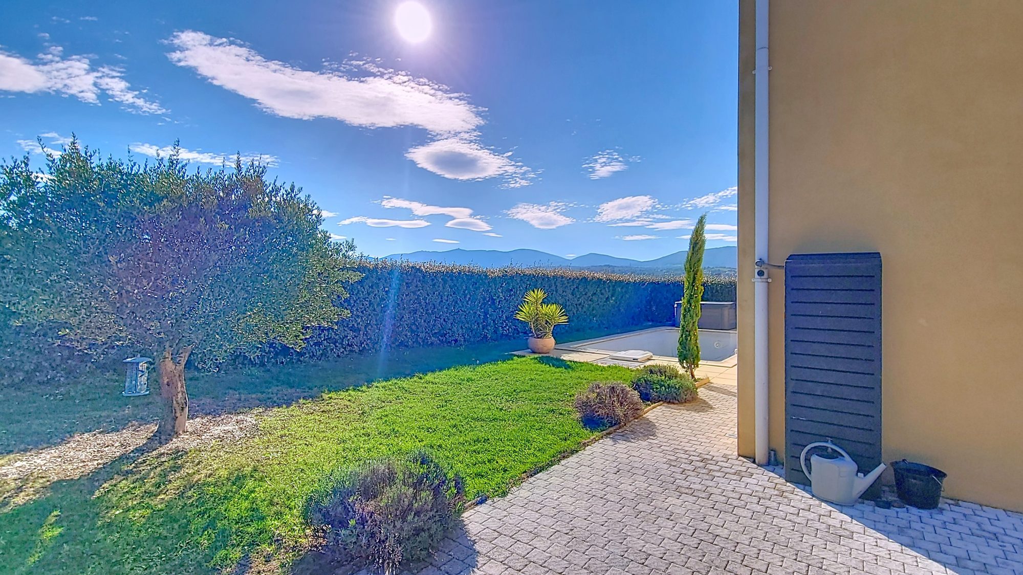 Villa T5 - 4 Chambres - Terrain plat 693m2 - Piscine- Sans vis à vis Saint-Clair-du-Rhône 38370