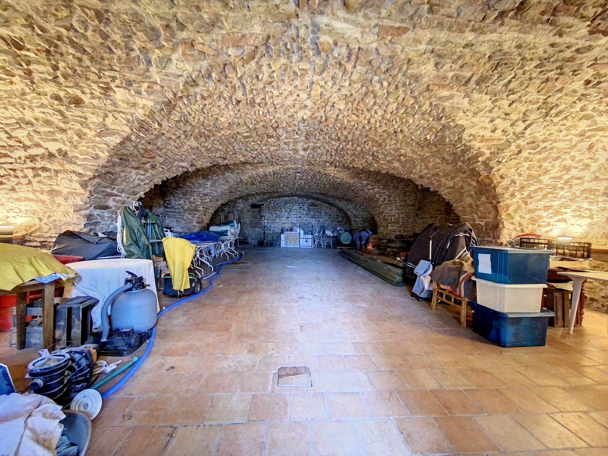 Propriété Familiale 270 m² Habitables avec cave voûtée  et potentiel à développer Au Coeur du Beaujolais Salles-Arbuissonnas-en-Beaujolais 69460