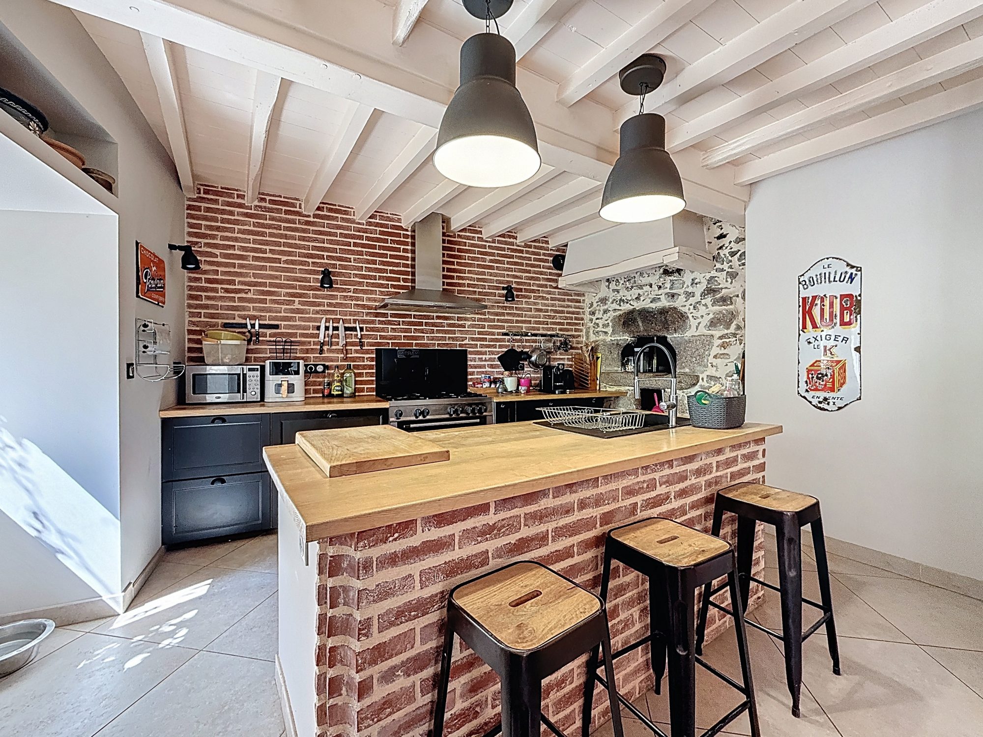 Grande propriété familiale avec deux maisons sur 935 m² de terrain arboré – Calme et potentiel locatif Chambost-Longessaigne 69770