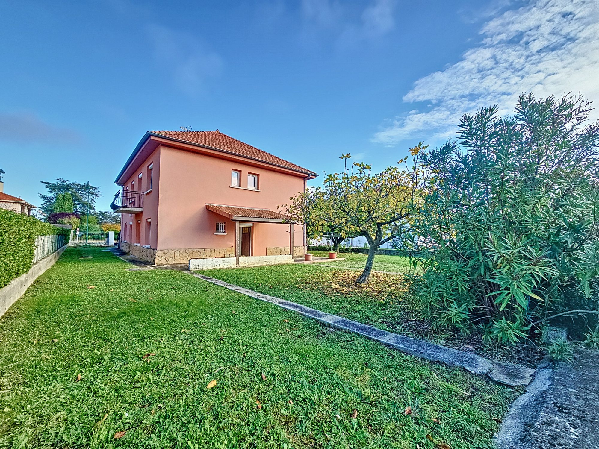 Maison de 195 m² sur un terrain de 800 m²