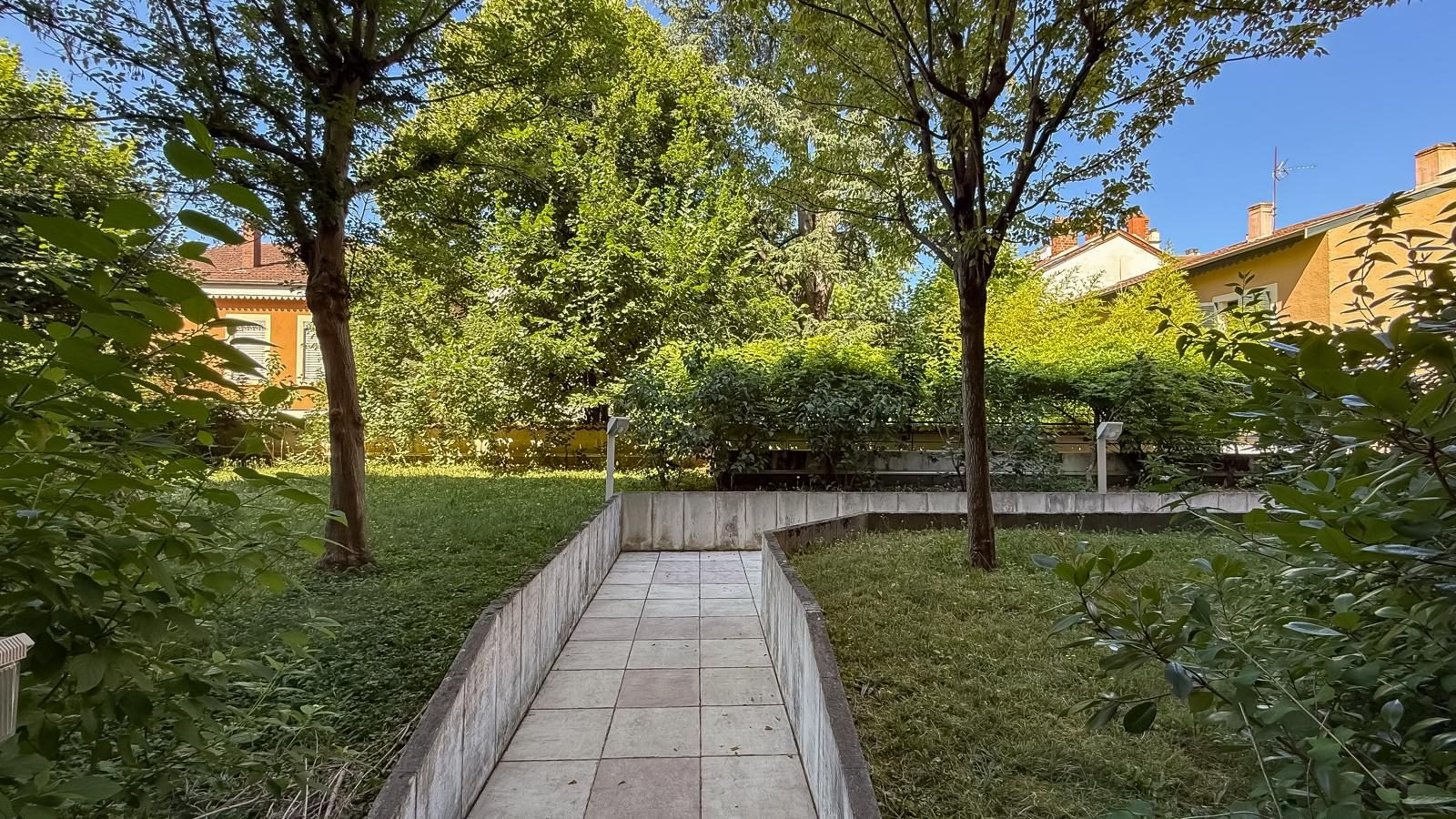 T3  Croix -Rousse avec terrasse et box ferm Lyon 69004