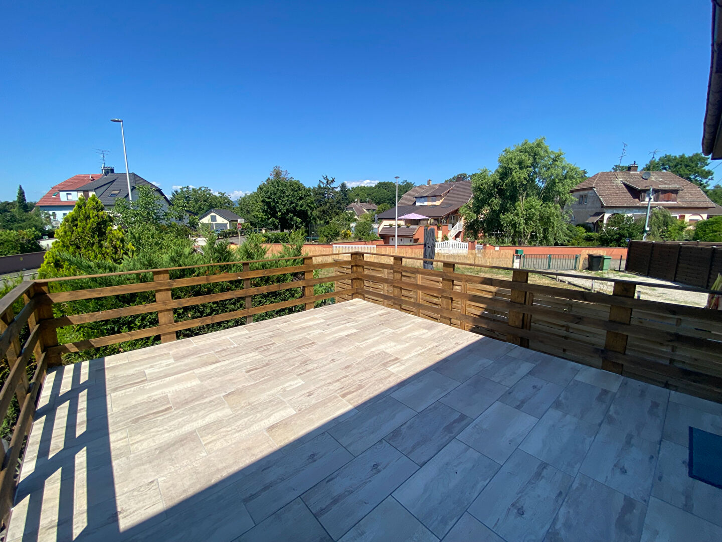 Maison rénovée de 3 pièces (70 m²) à vendre à STAFFELFELDEN -  TERRASSE ET JARDIN -2 CHAMBRES - DRESSING - PIÈCE AMÉNAGÉE A LA CAVE  - GARAGE DOUBLE