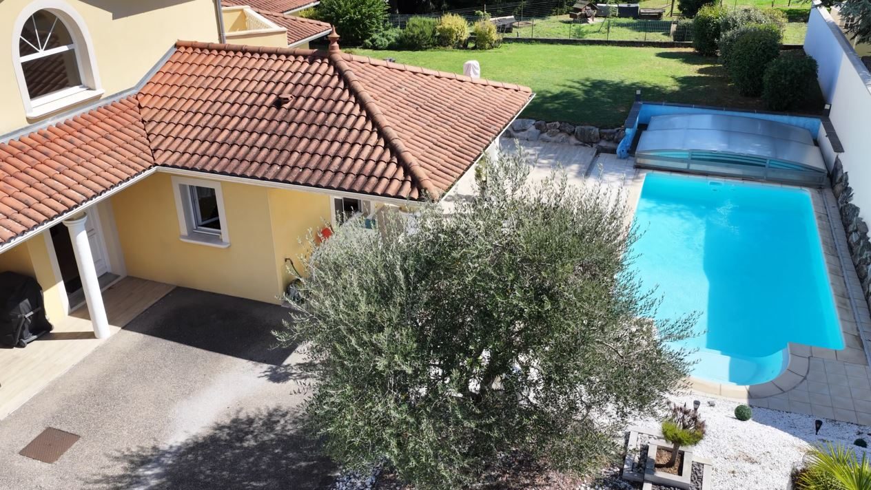Maison d’architecte 180 m² avec piscine – au calme _ Terrain 1200m – Villette d’Anthon