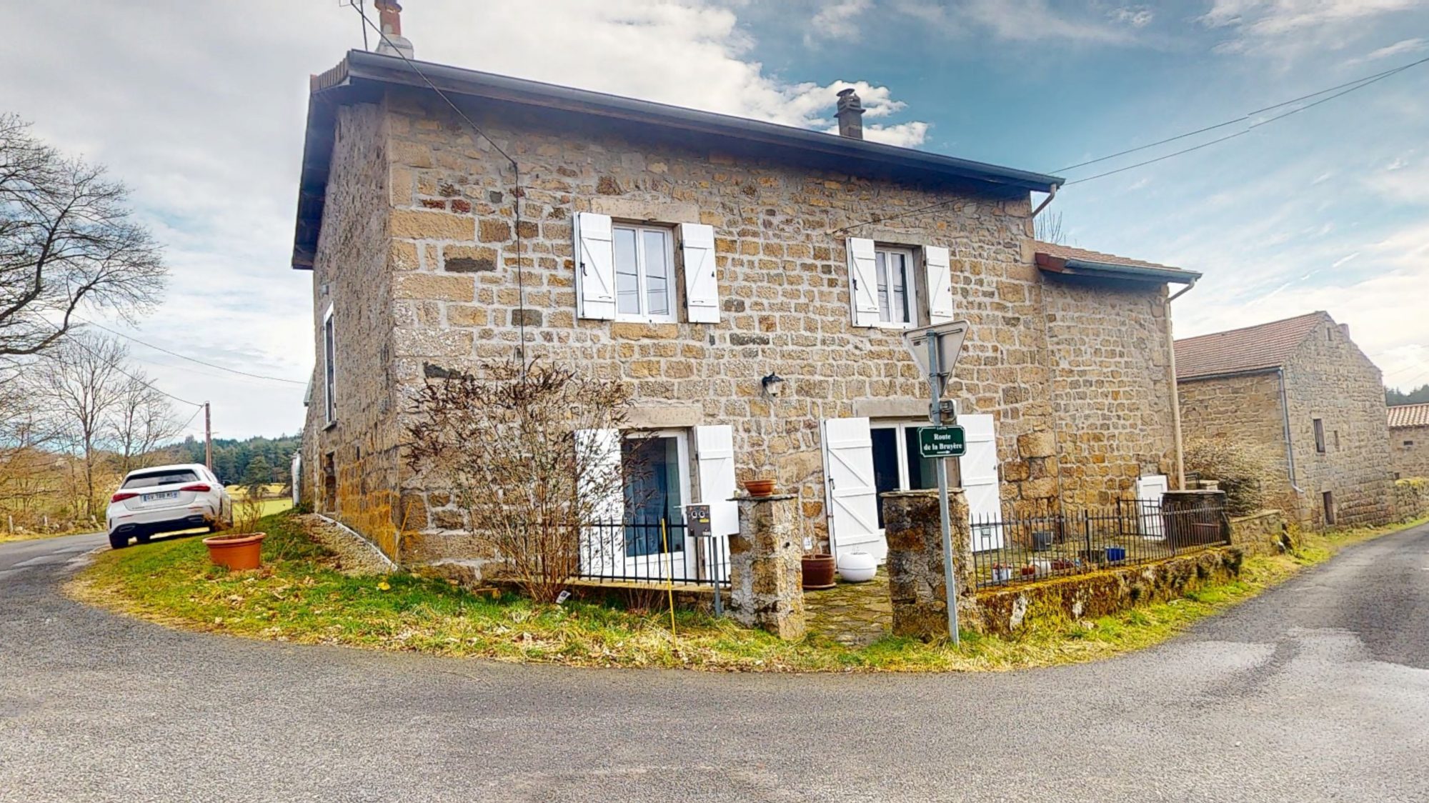 Belle maison en pierres avec jardin !