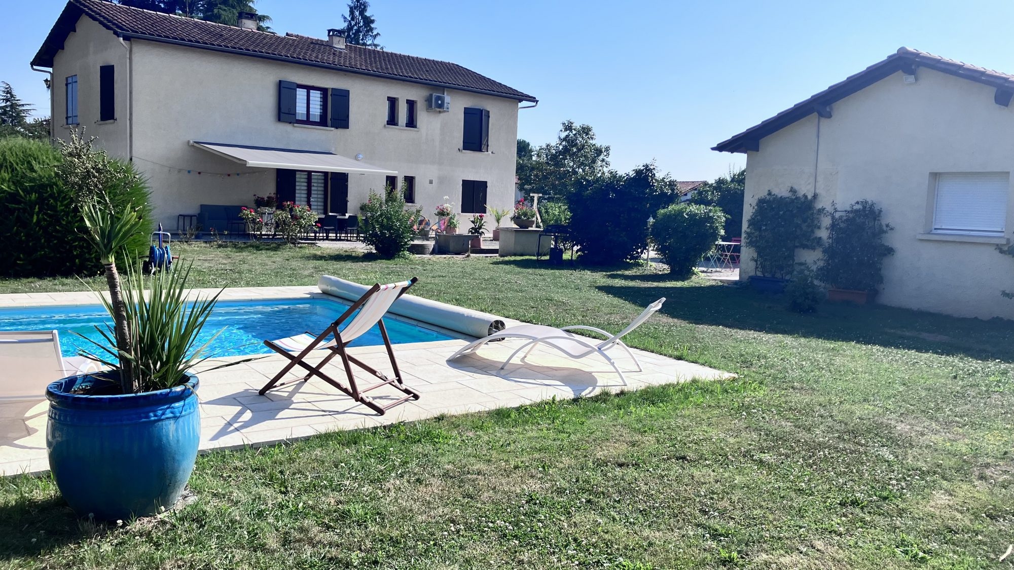 CHARMANTE MAISON