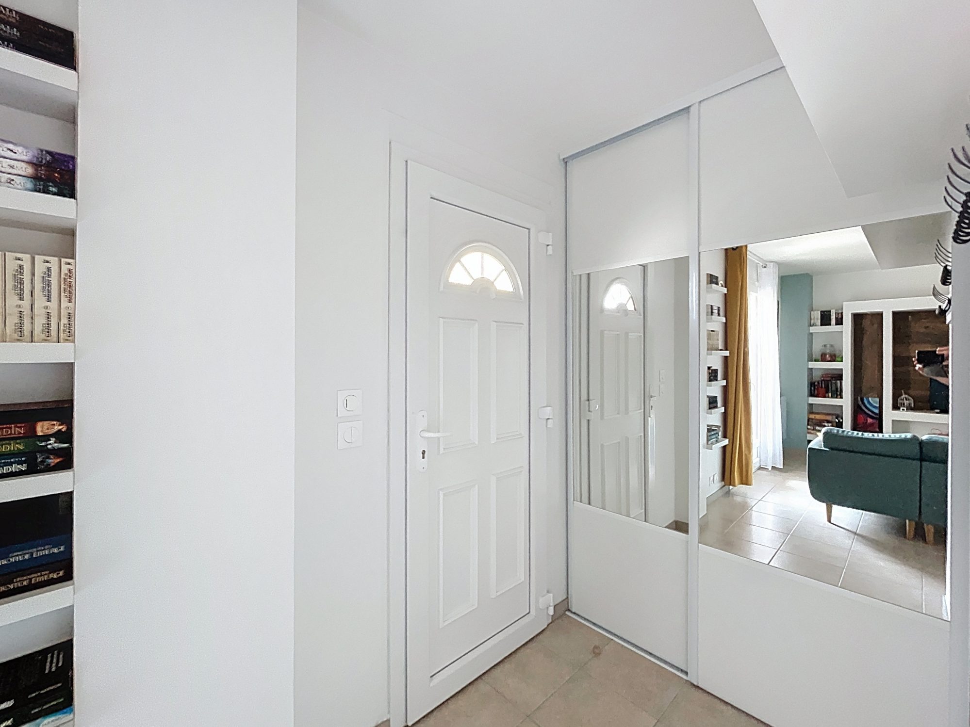 BEAU T3 d'env. 52 m² au calme avec balcon et parkings Ars-sur-Formans 01480