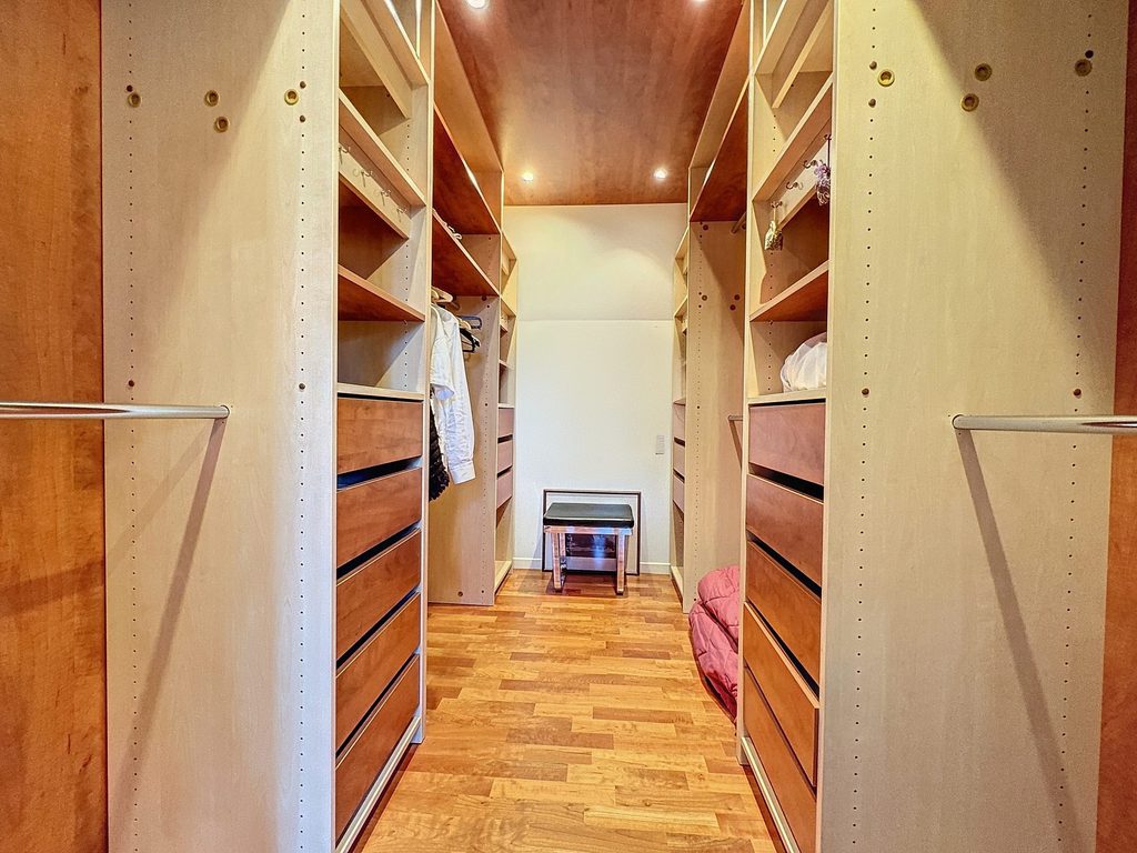 Villa de 245 m², parc de 5000 m² avec piscine Saint-Genis-Laval 69230