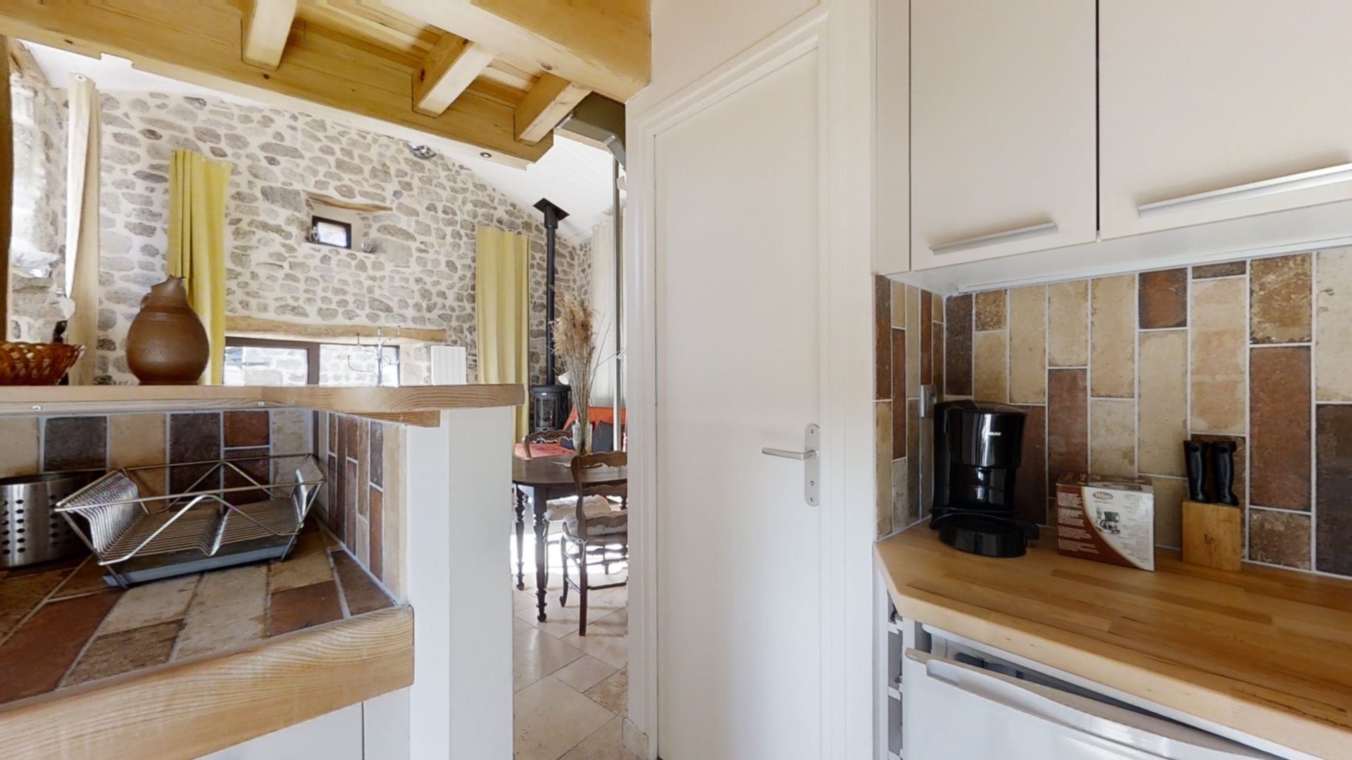 Bien d’exception loué en gîtes avec piscine intérieure Montregard 43290