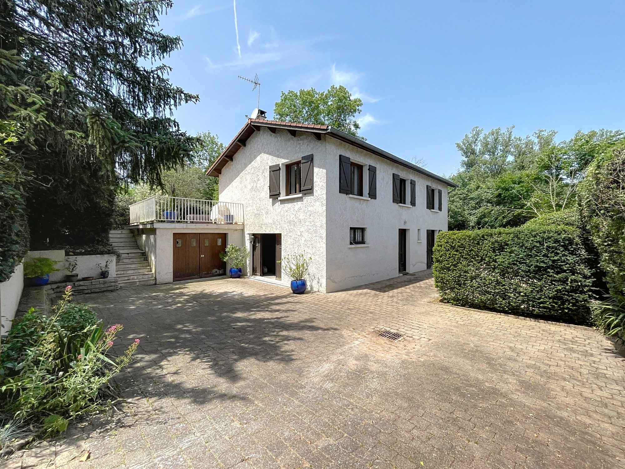 Maison Brindas