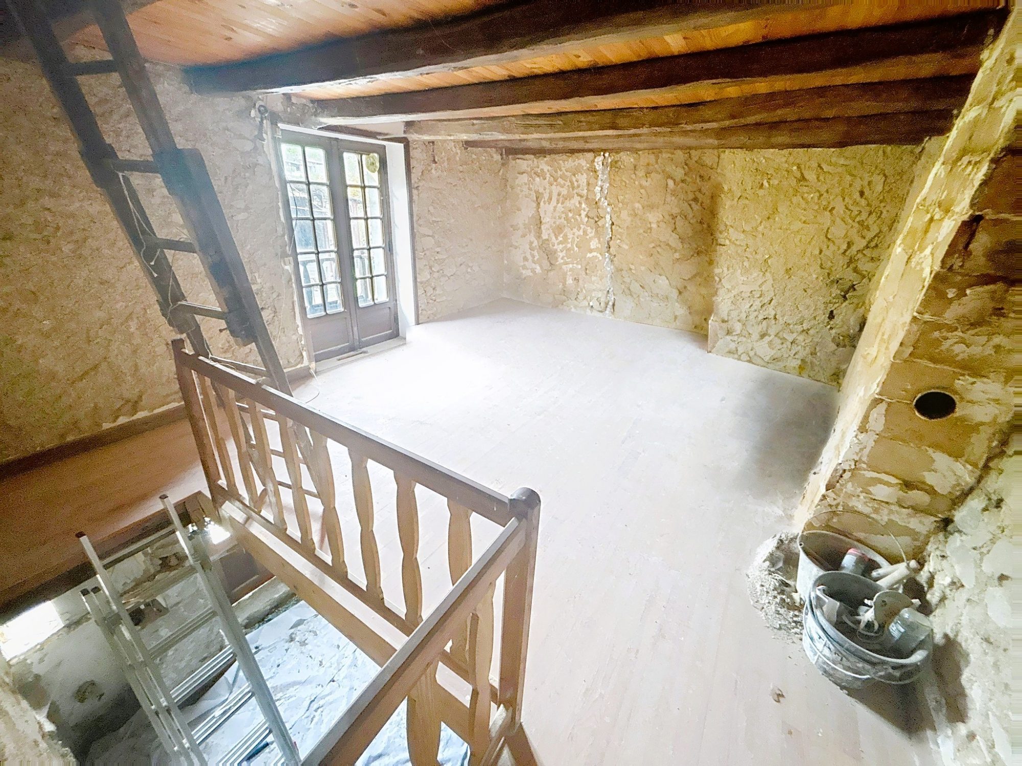 Maison en Pierres Env 134 m² Claveisolles 69870
