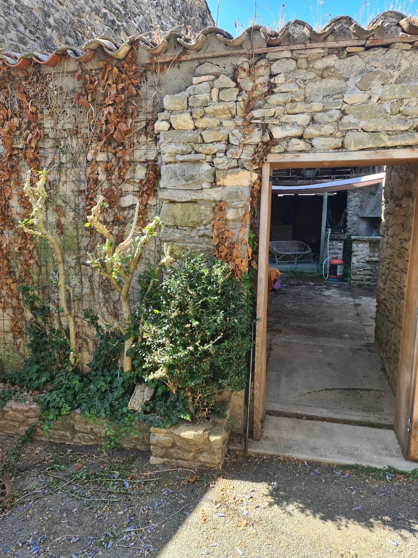 MAISON de Village