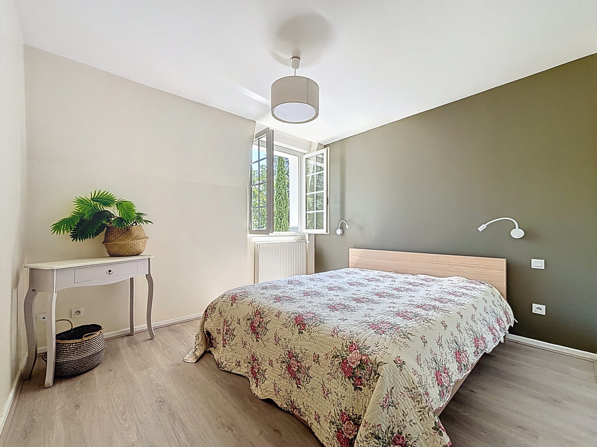 Villa de 245 m², parc de 5000 m² avec piscine Saint-Genis-Laval 69230