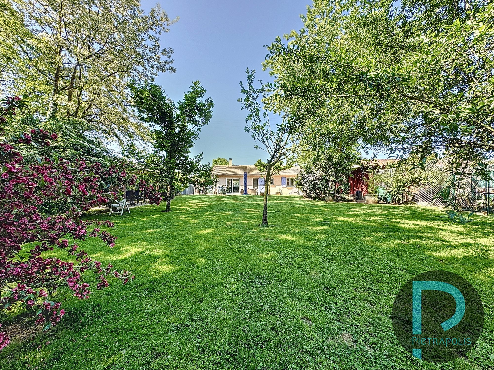 VILLA PLAIN PIED - 1500 m2 de terrain à  LA CHAPELLE DE GUINCHAY Crêches-sur-Saône 71680