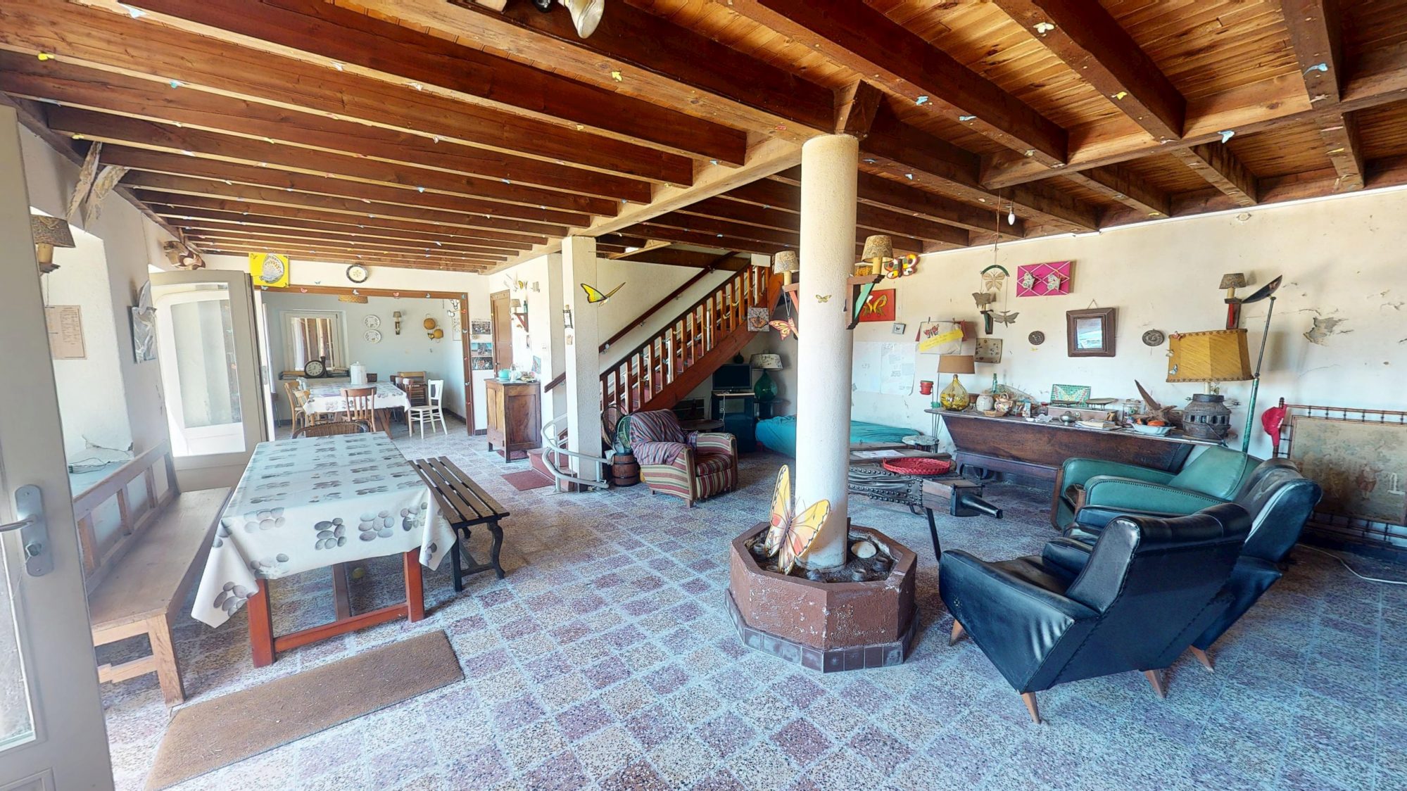 Ferme à rénover sur 1 hectares 5 de terrain constructible Usson-en-Forez 42550