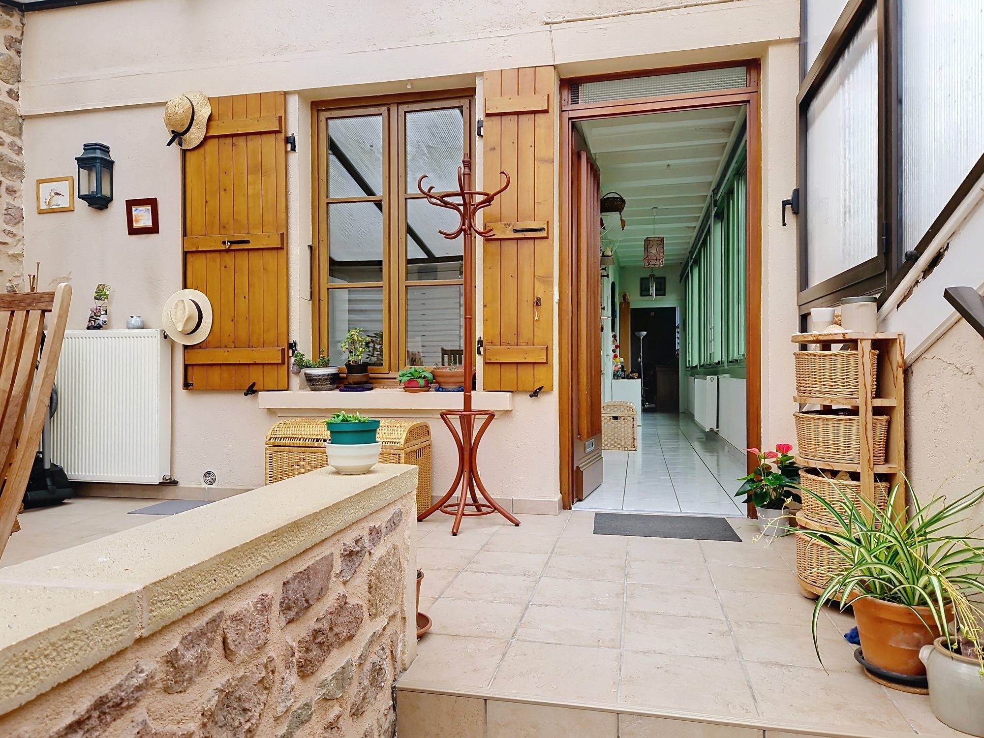 Au centre de la Clayette,  avec jardin et garage La Clayette 71800