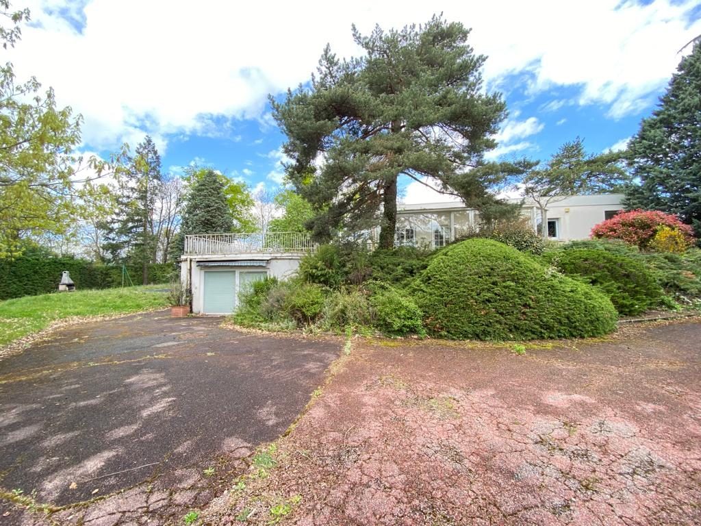 Grande maison avec piscine et grand terrain de 1250m2 Dardilly 69570