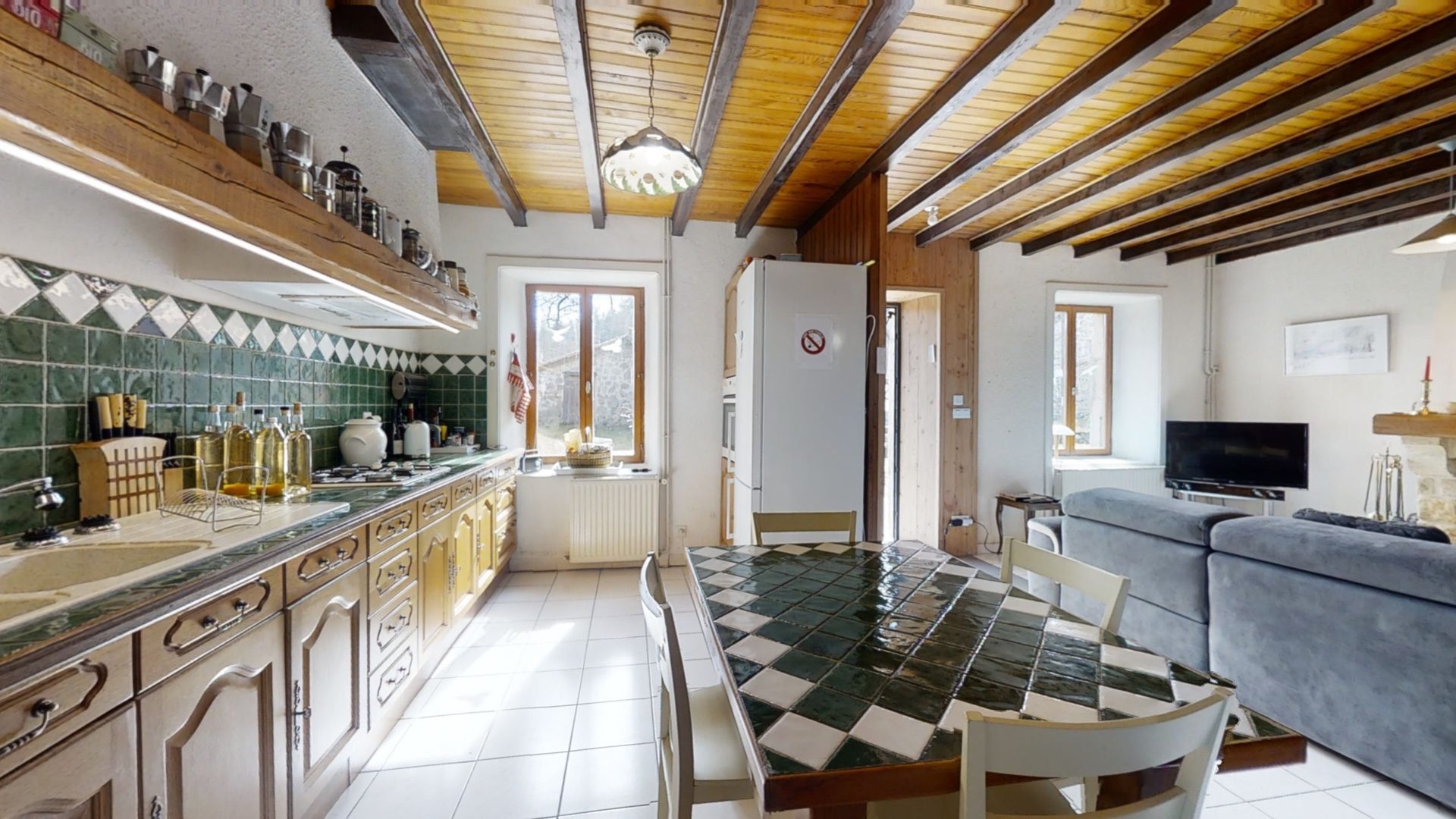 Bien d’exception loué en gîtes avec piscine intérieure Montregard 43290