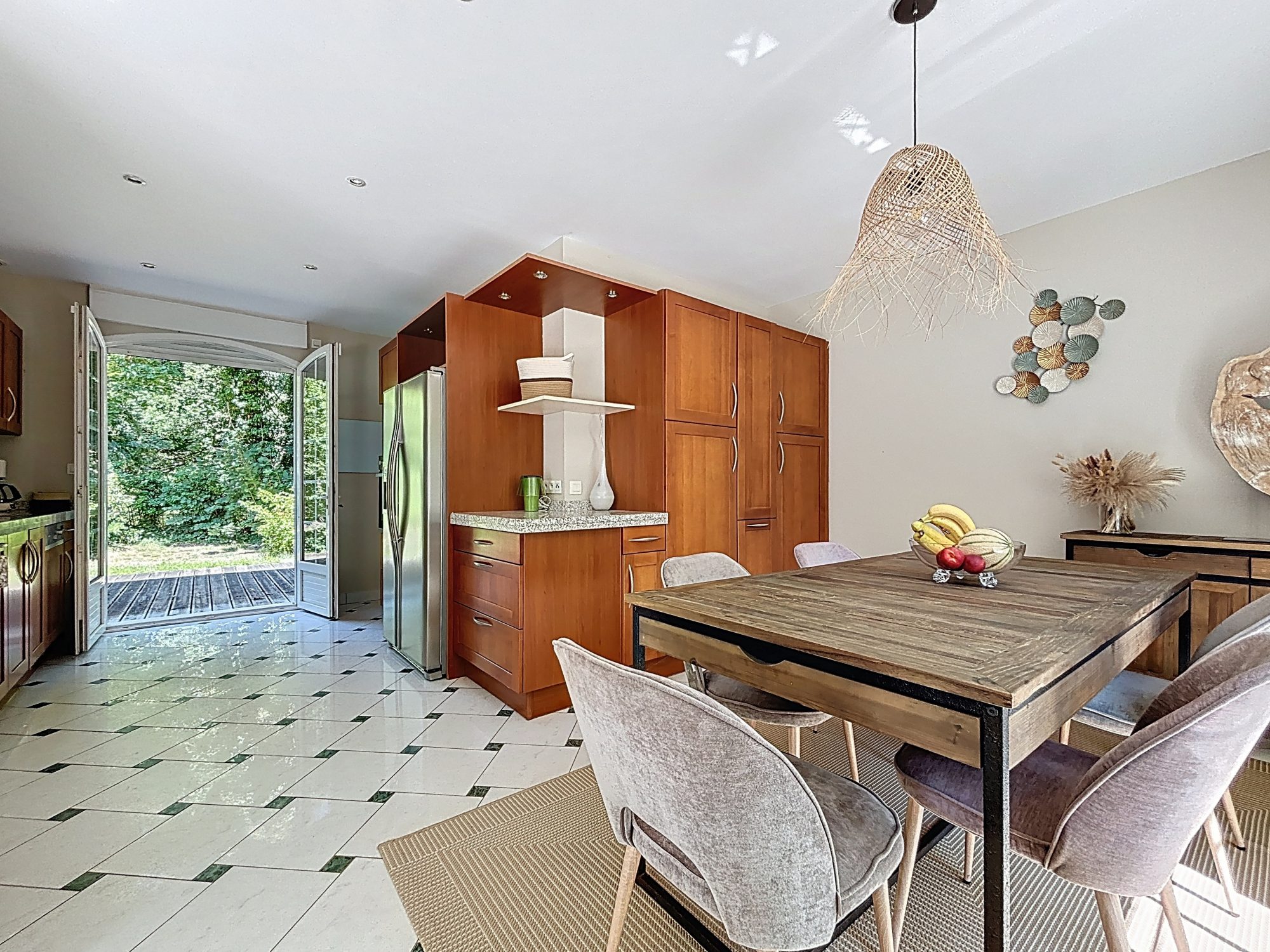 Villa de 245 m², parc de 5000 m² avec piscine Saint-Genis-Laval 69230