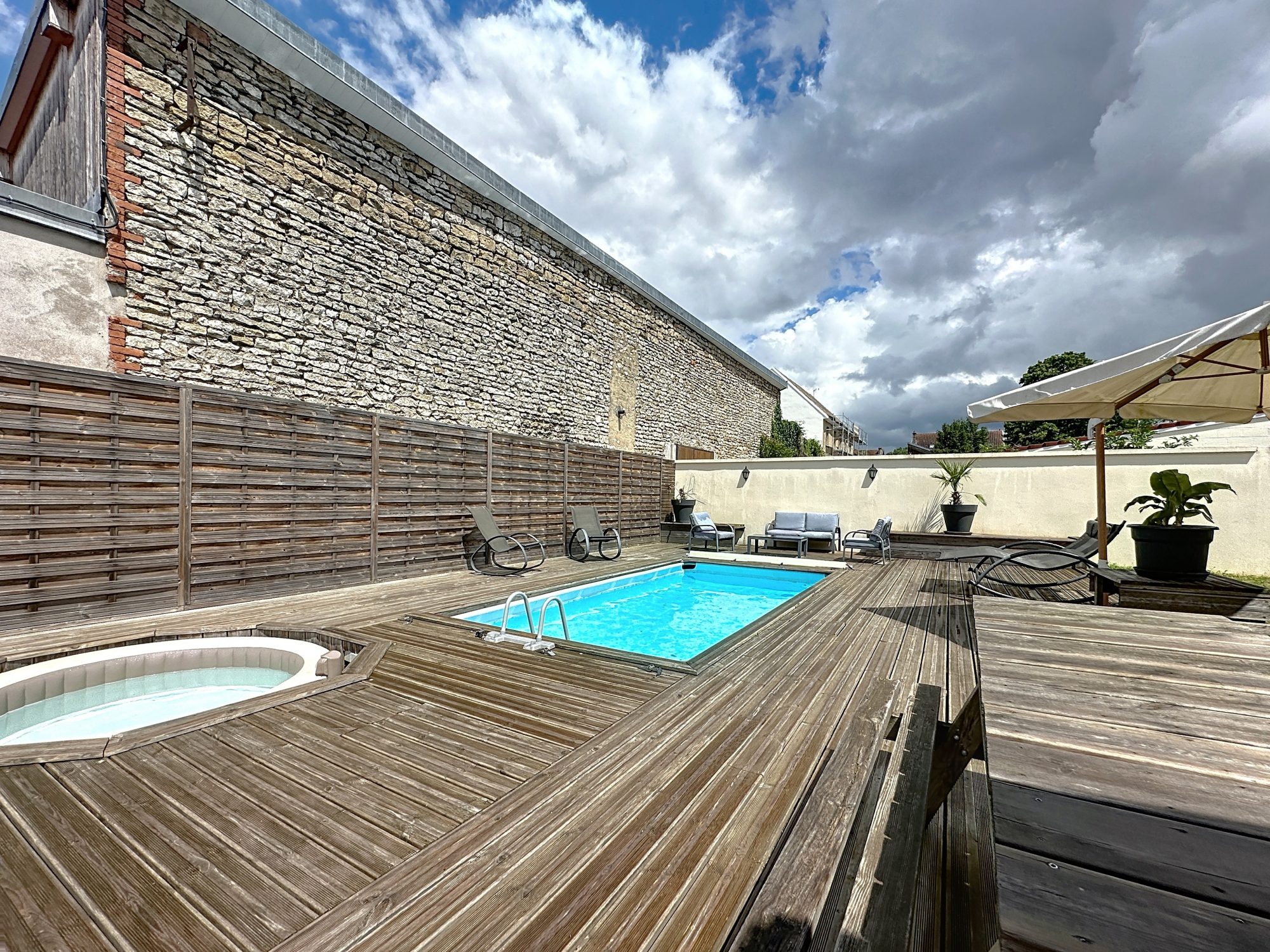 Ensemble Immobilier à fort potentiel Chaumont 52000