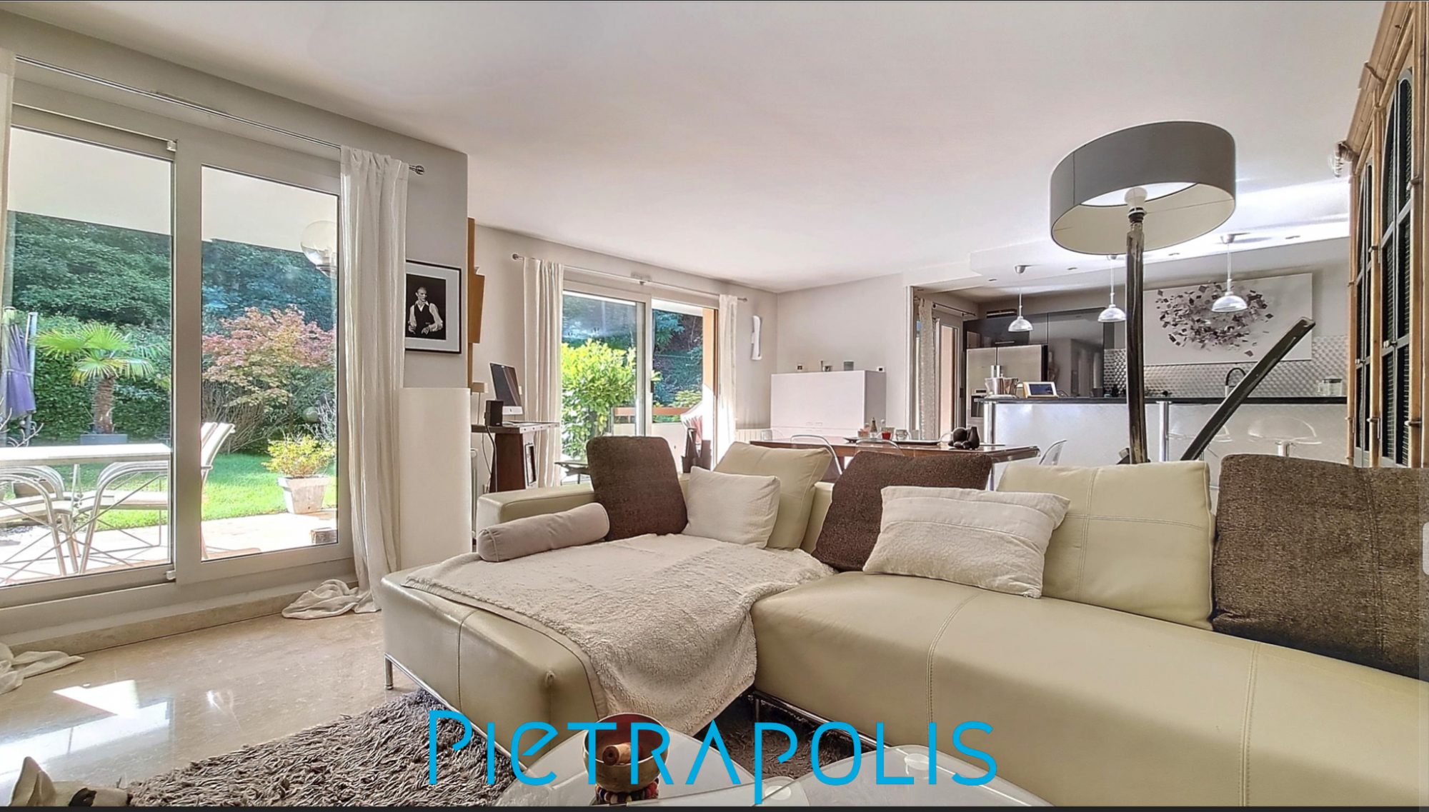 REZ DE JARDIN - T5 de plain pied de 116 m² - terrain privé de 400 m² piscinable. Caluire-et-Cuire 69300