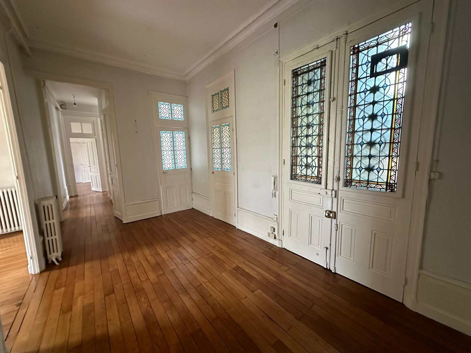 APPARTEMENT IMMEUBLE HAUSSMANIEN
