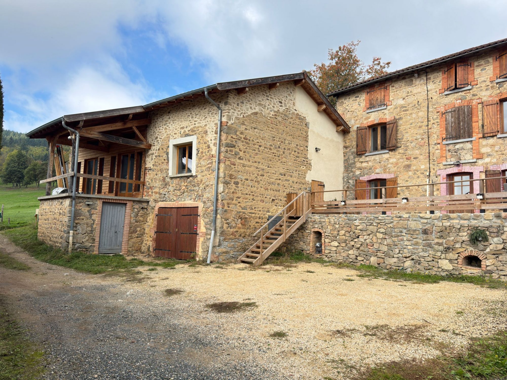 Maison ancienne 108m² avec belle dépendance Saint-Appolinaire 69170