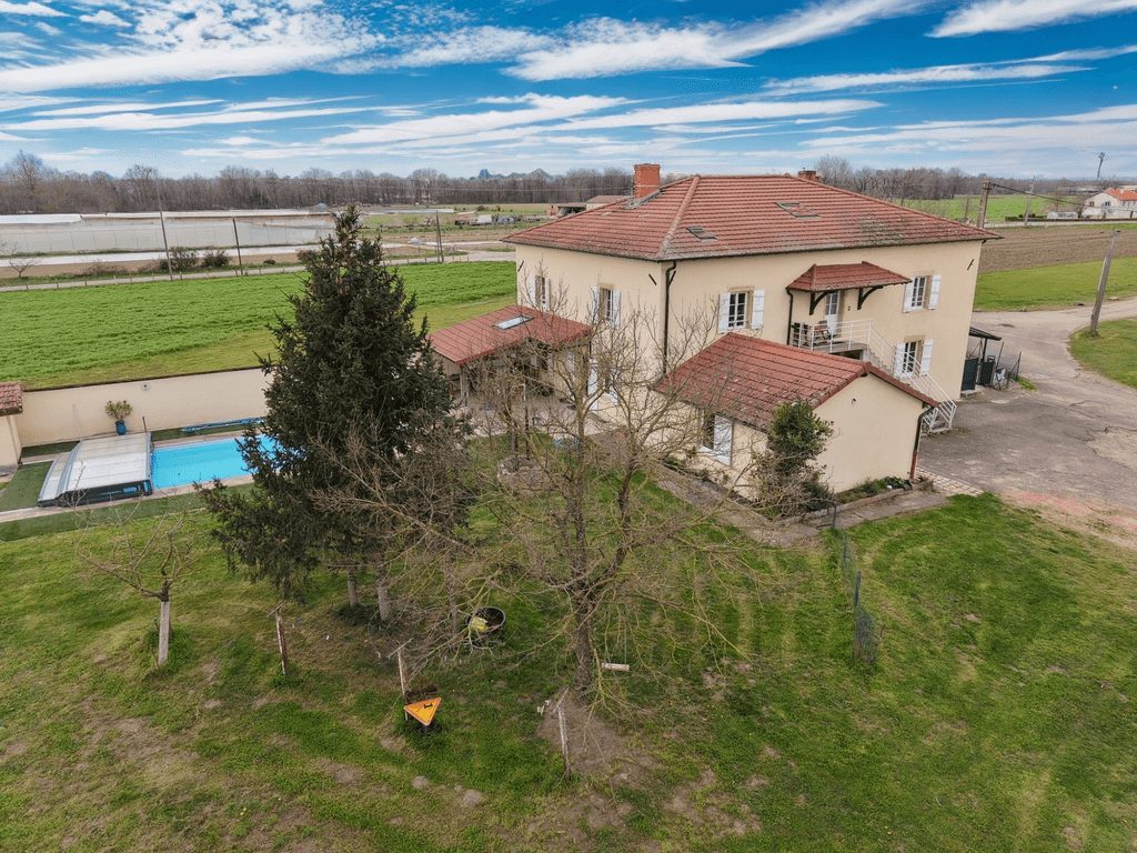 Maison de charme avec piscine et deux logements locatifs