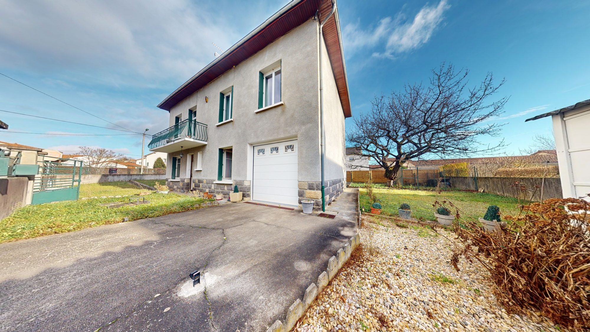 Issoire- Maison avec 2 logements et terrain
