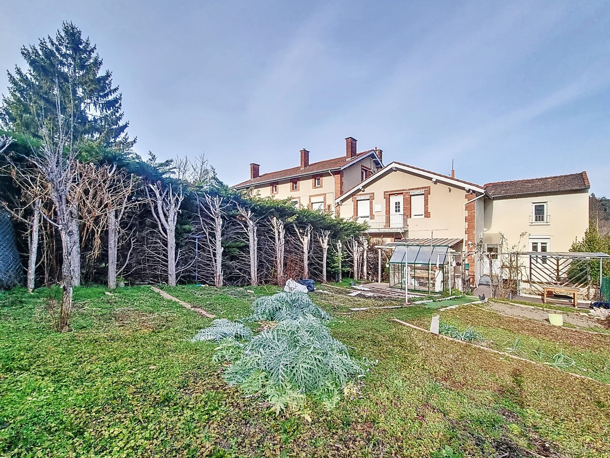 tènement de 5 logements Fraisses 42490