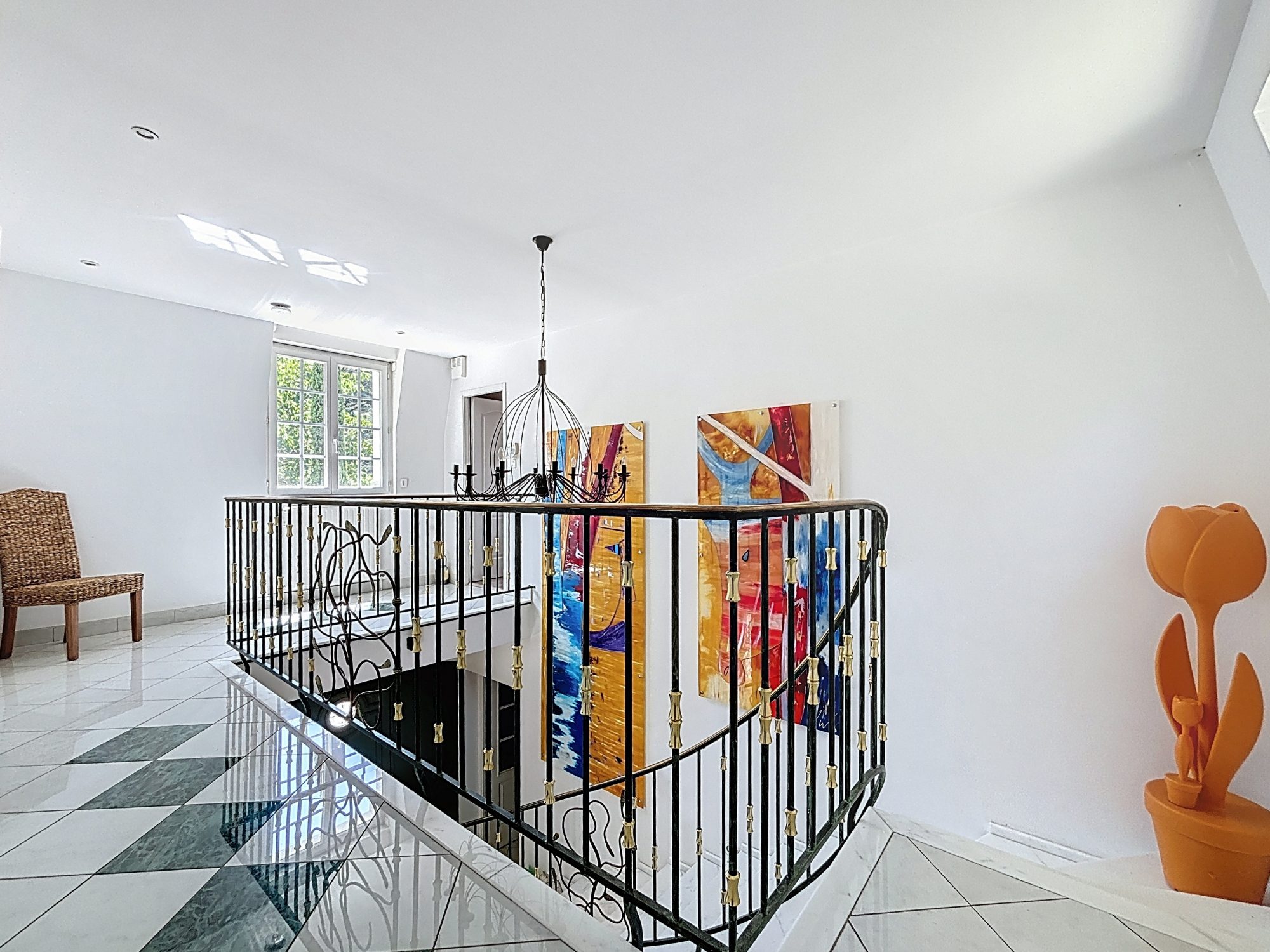 Villa de 245 m², parc de 5000 m² avec piscine Saint-Genis-Laval 69230