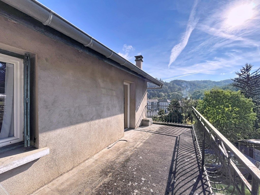 Maison familiale avec grande dépendance et terrain clos – Sail-sous-Couzan (42890) Boën-sur-Lignon 42130