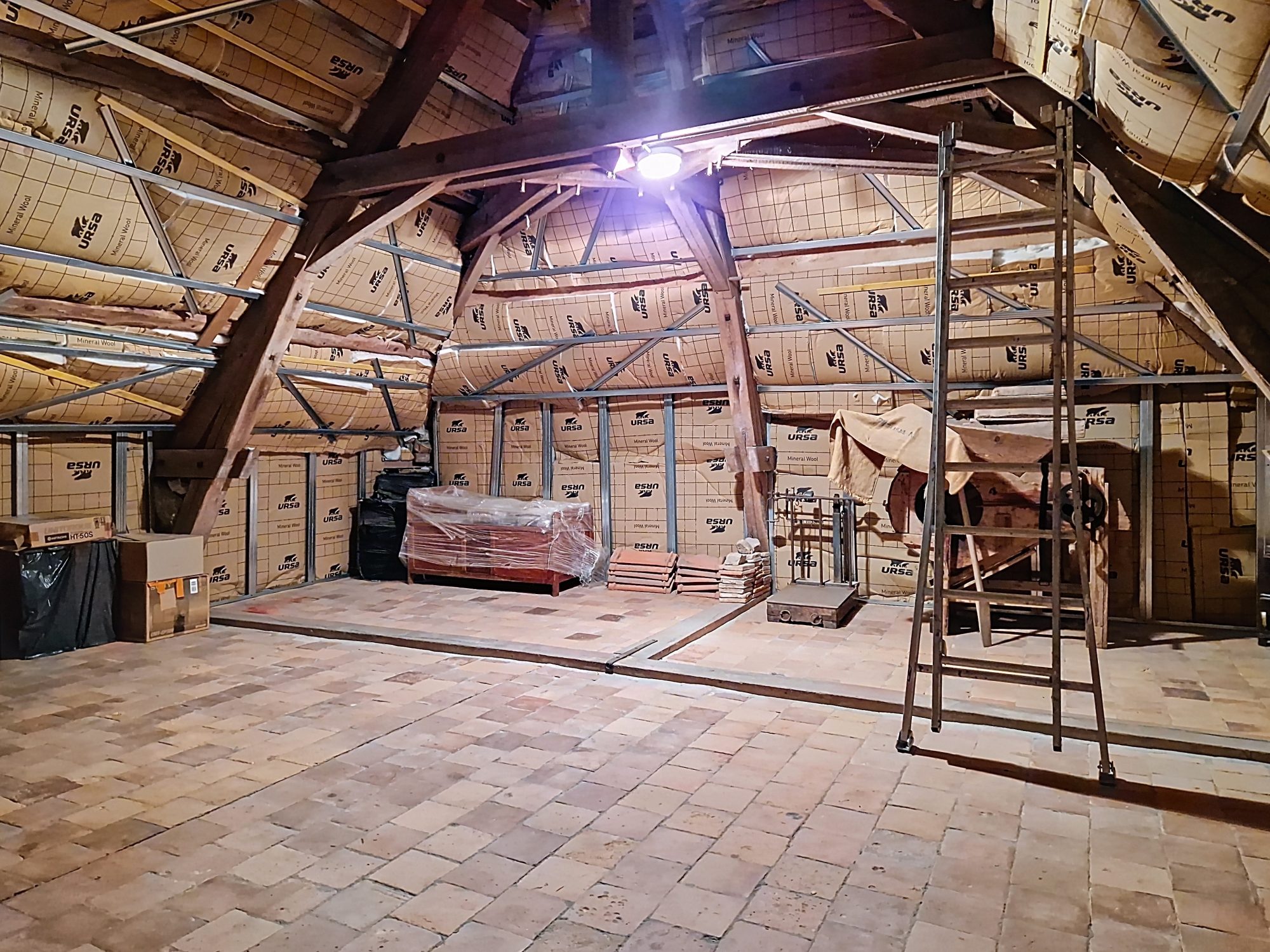 Authentique maison brionnaise  – volumes, charme et potentiel La Clayette 71800