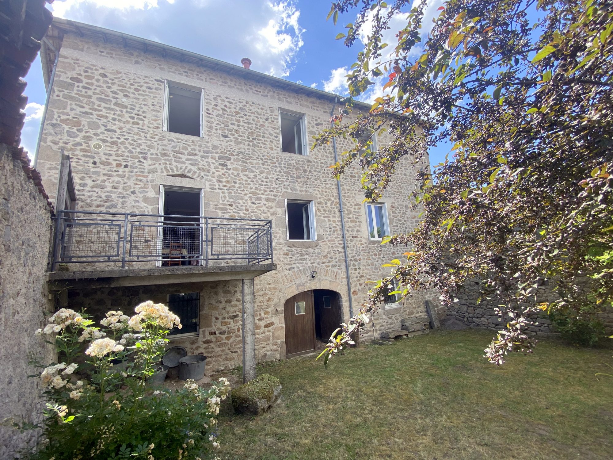 Maison de ville de 209m² env sur terrain de 110m² env